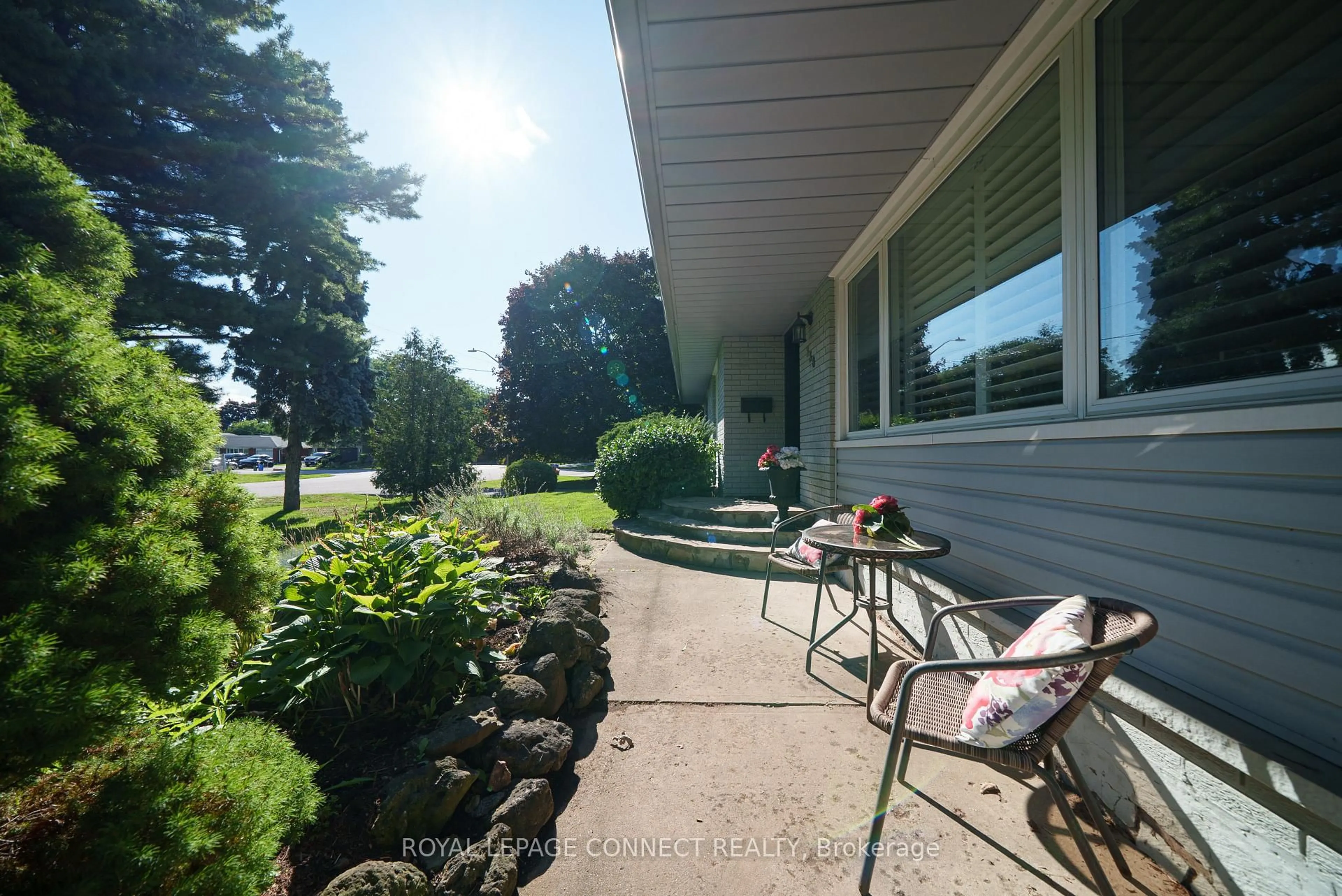 Patio, water/lake/river/ocean view for 338 Sawyer Rd, Oakville Ontario L6L 3N7