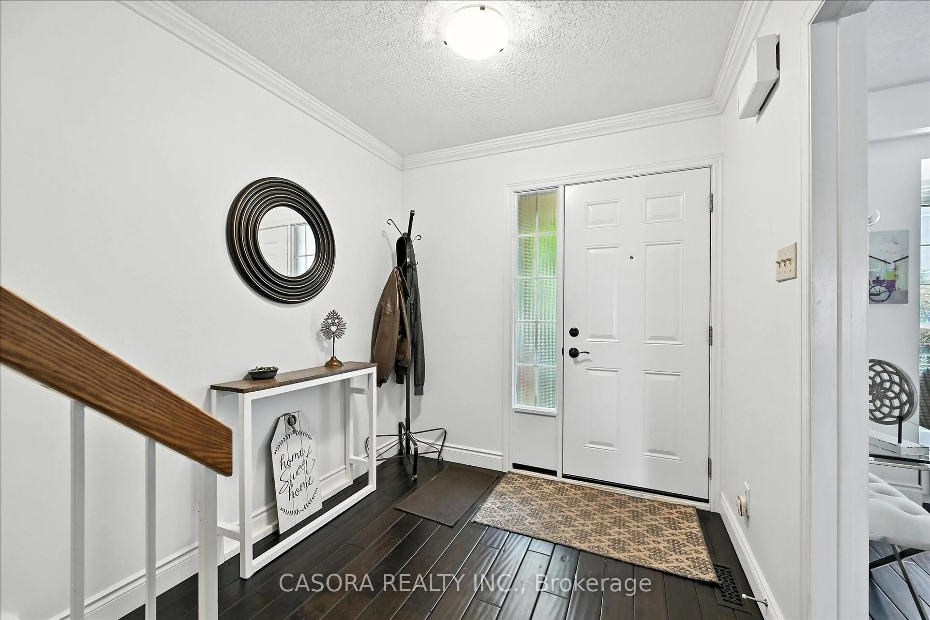 Indoor entryway for 3049 Glencrest Rd #27, Burlington Ontario L7N 3K1
