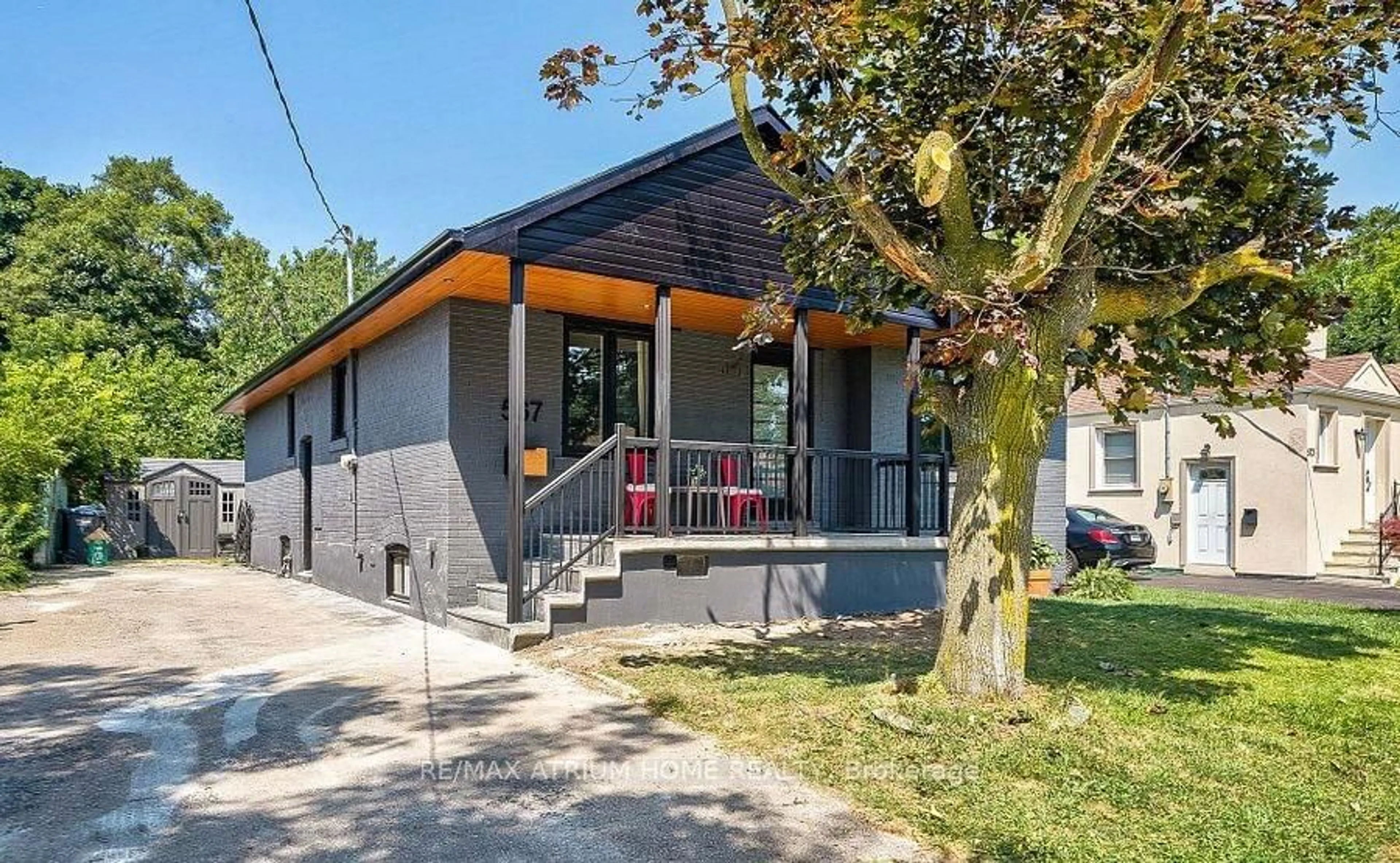 Home with brick exterior material, street for 567 Atwater Ave, Mississauga Ontario L5G 2A7