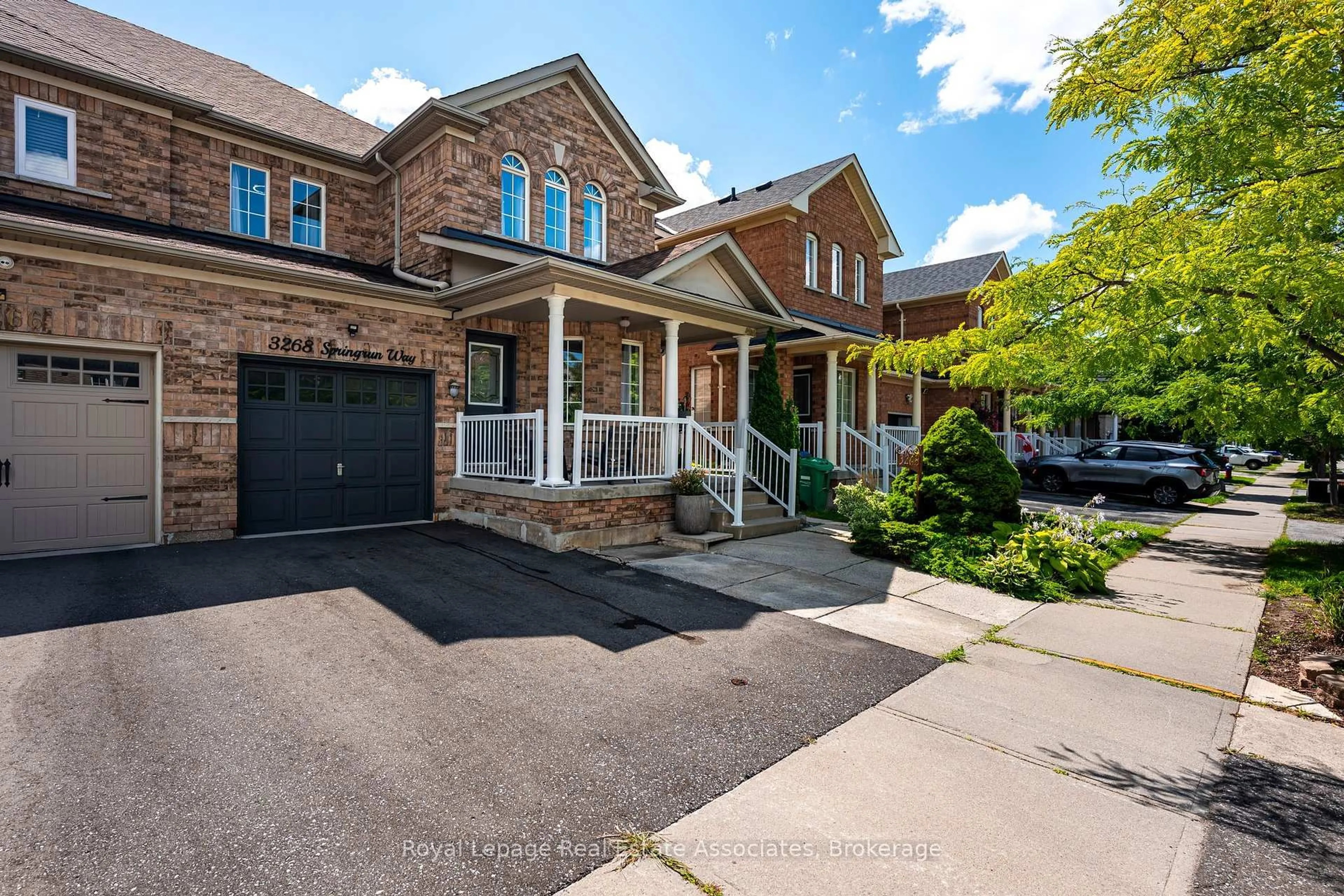 Home with brick exterior material, street for 3268 Springrun Way, Mississauga Ontario L5M 6T2