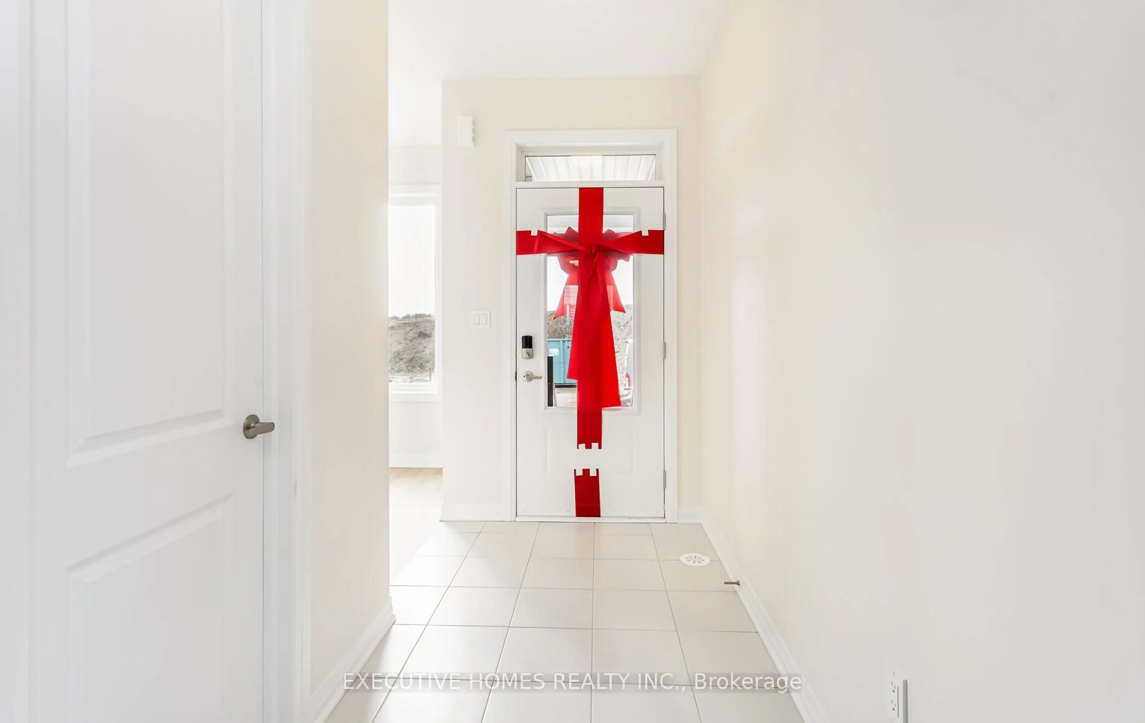 Indoor foyer for 3509 Post Rd, Oakville Ontario L6H 7W5
