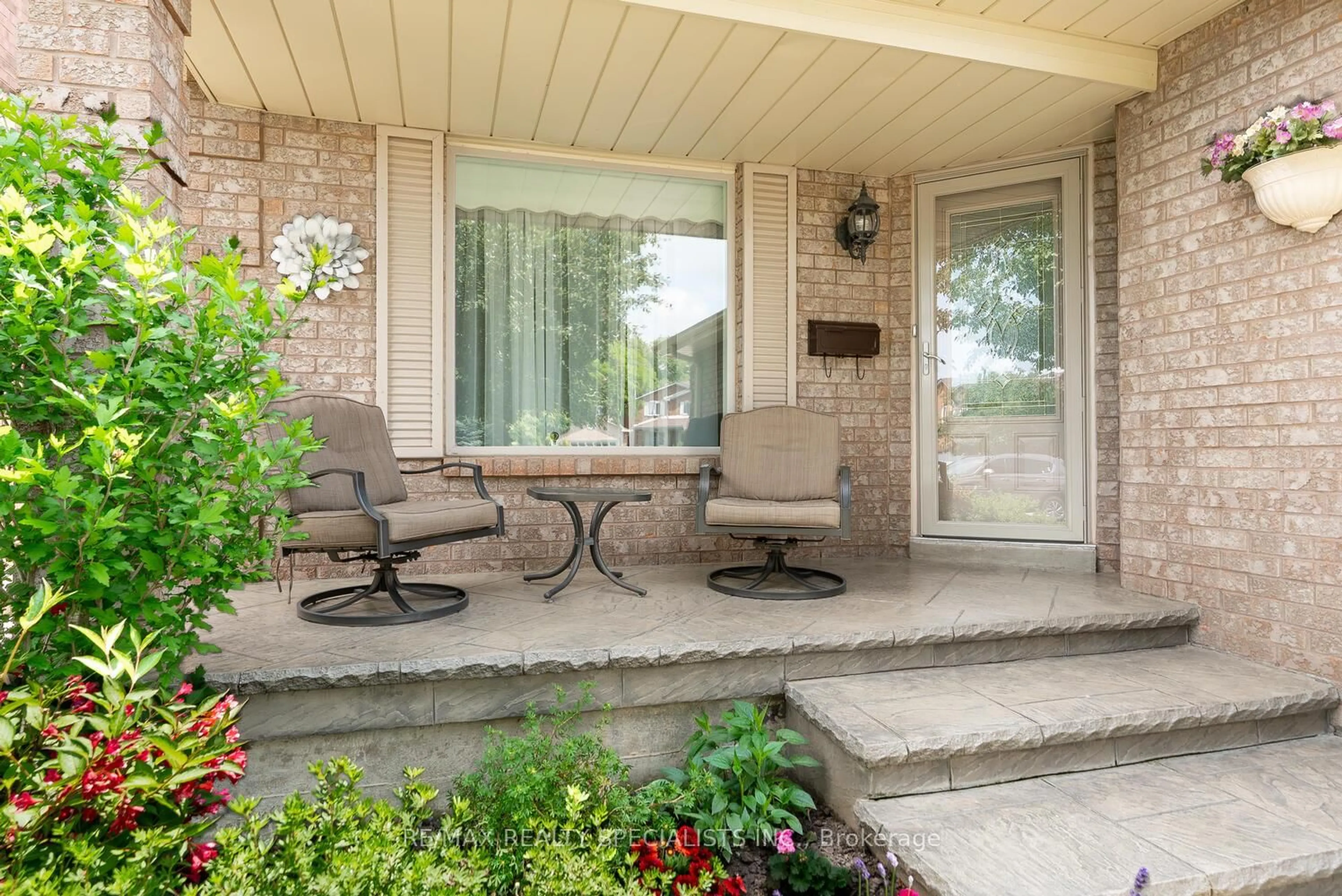 Patio, street for 3114 Cascade Crt, Mississauga Ontario L5L 5L8