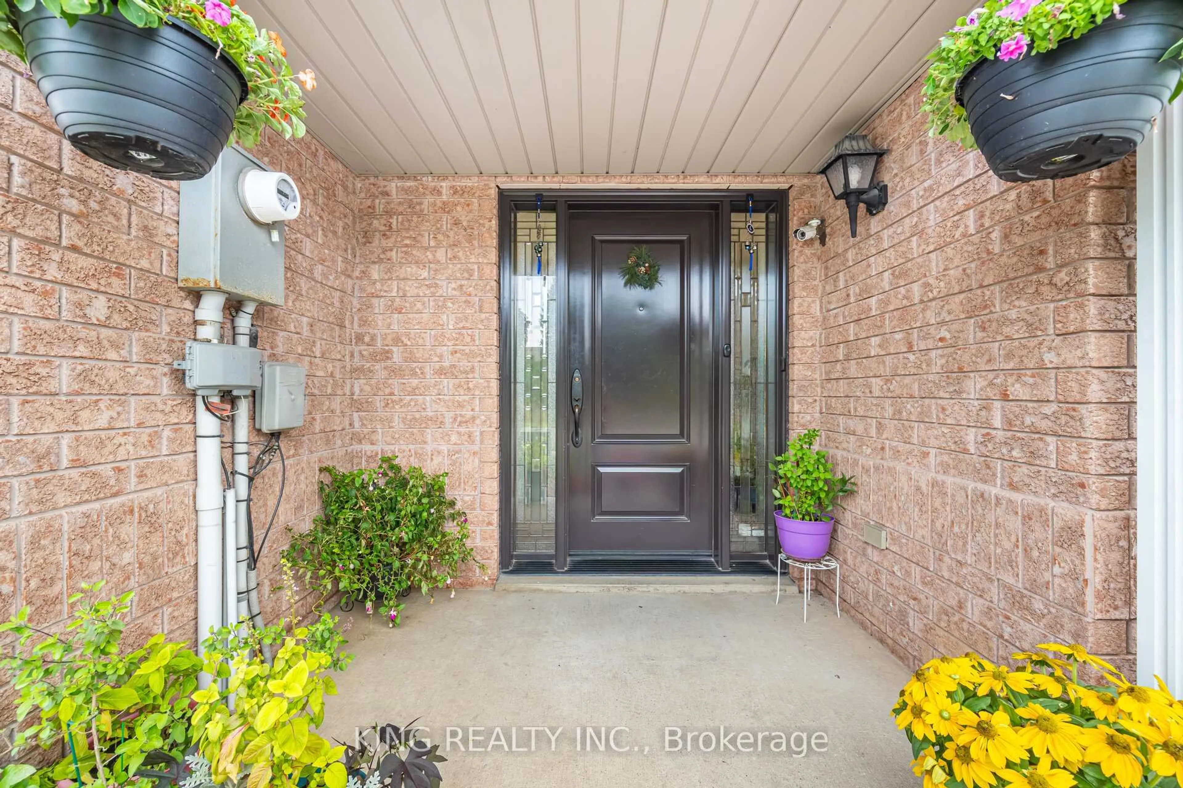Indoor entryway for 93 Crystal Glen Cres, Brampton Ontario L6X 0K7