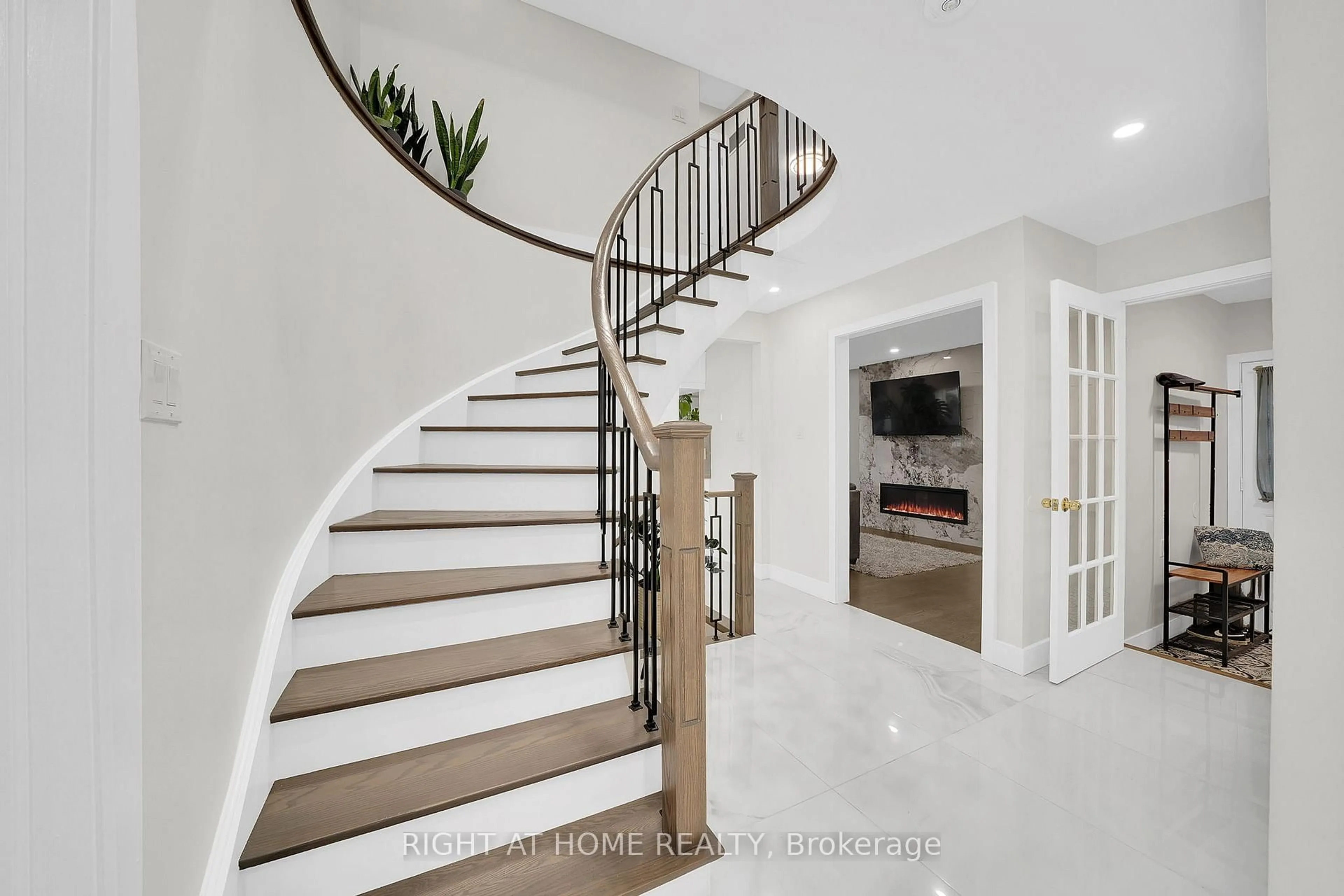 Stairs for 57 Wexford Rd, Brampton Ontario L6Z 2W4