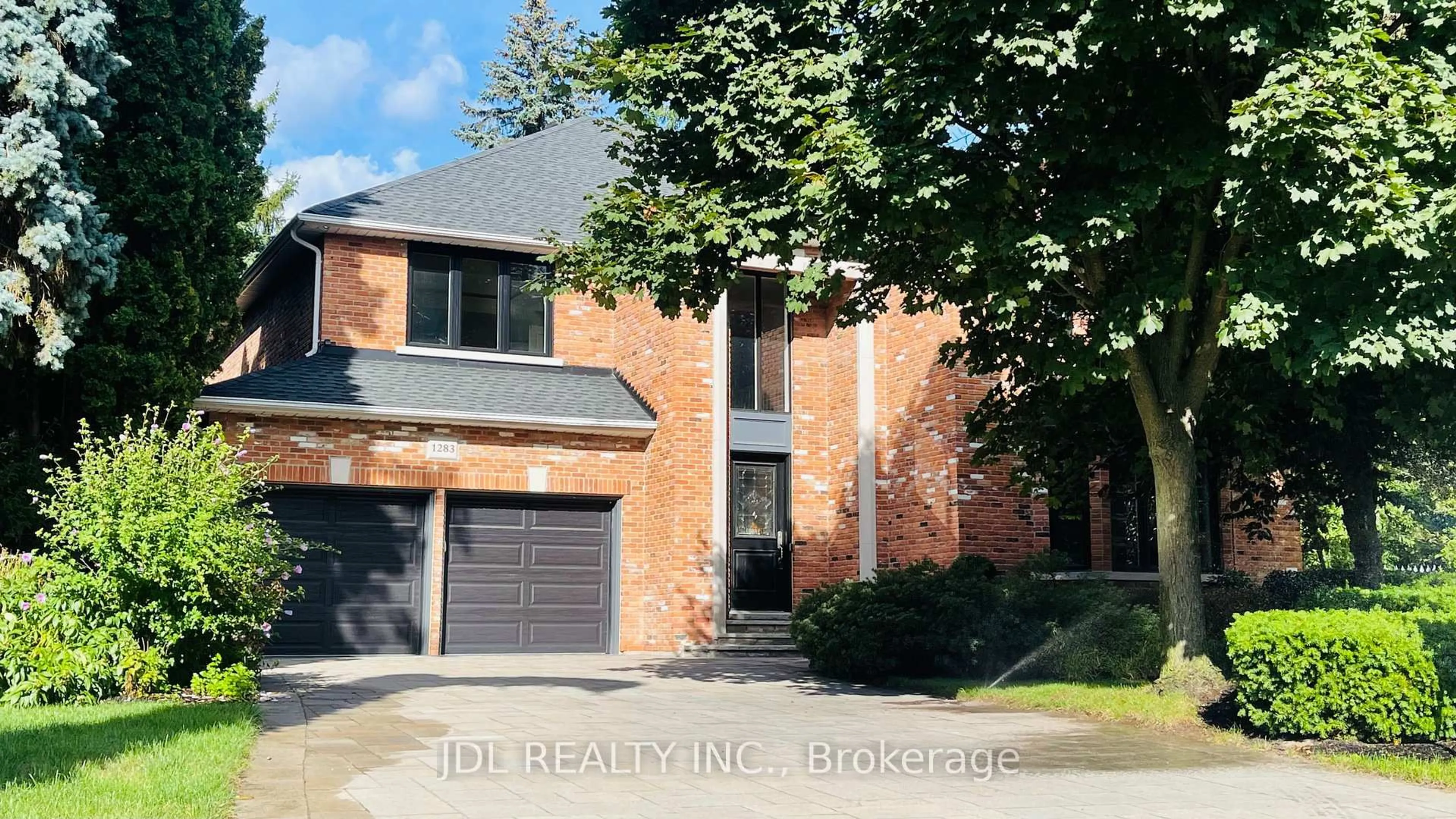 Home with brick exterior material, street for 1283 Lindburgh Crt, Mississauga Ontario L5H 4J2
