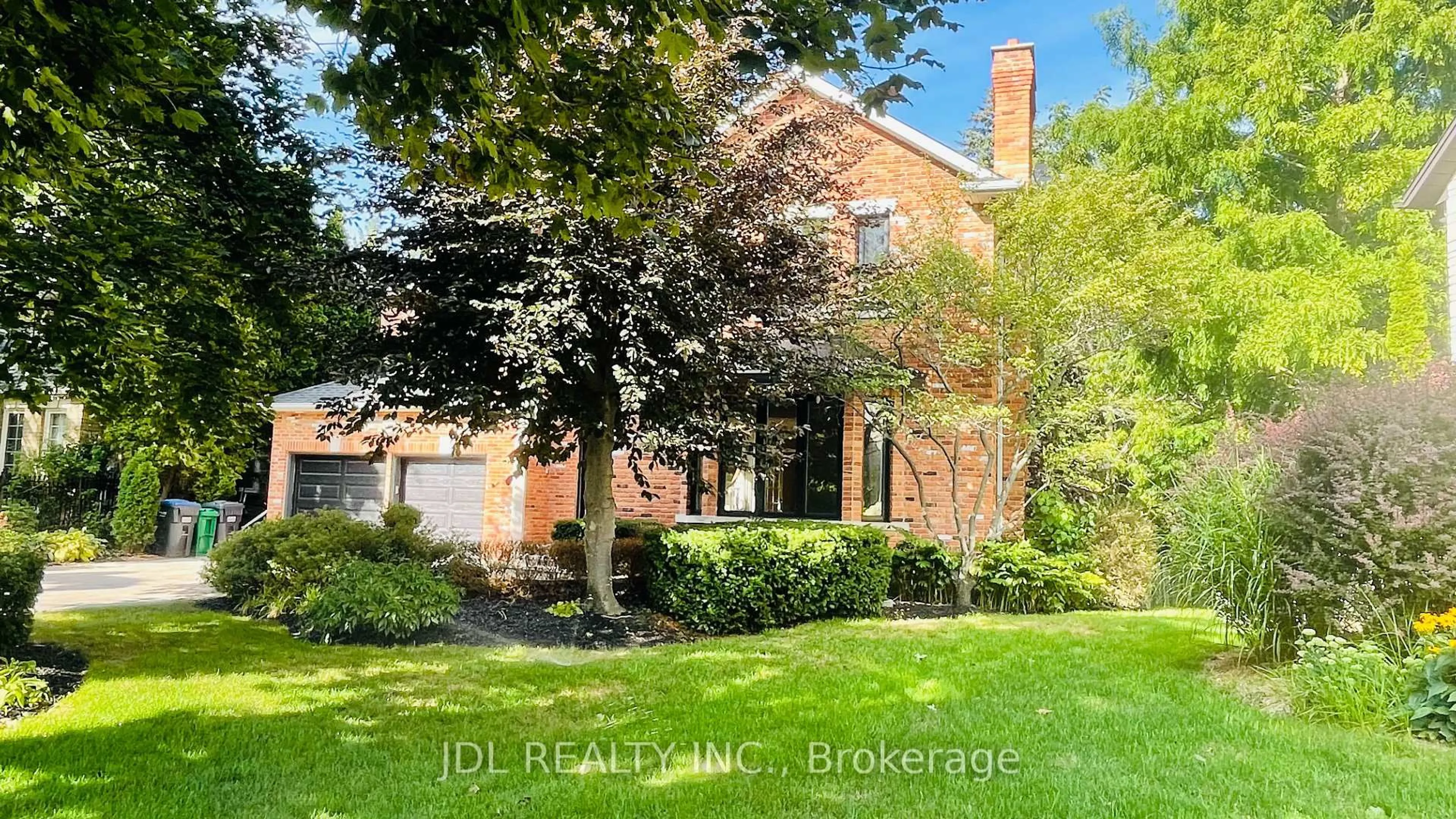Home with brick exterior material, street for 1283 Lindburgh Crt, Mississauga Ontario L5H 4J2