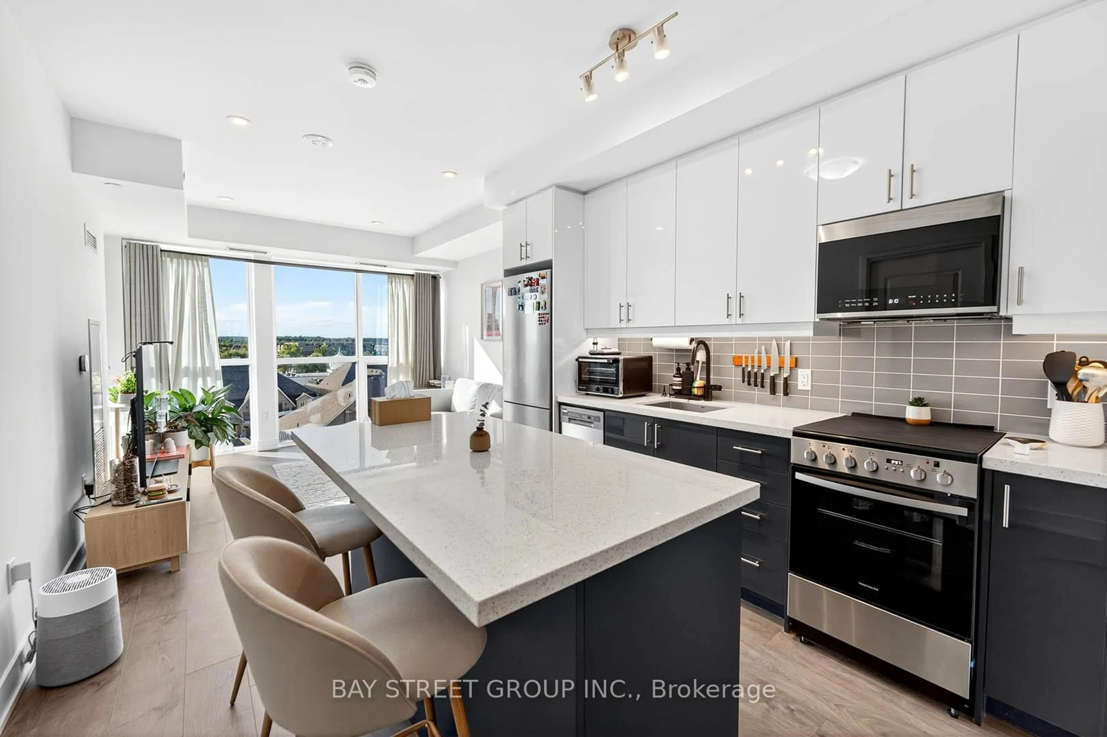 Open concept kitchen, ceramic/tile floor for 2343 Khalsa Gate #716, Oakville Ontario L6M 5R6