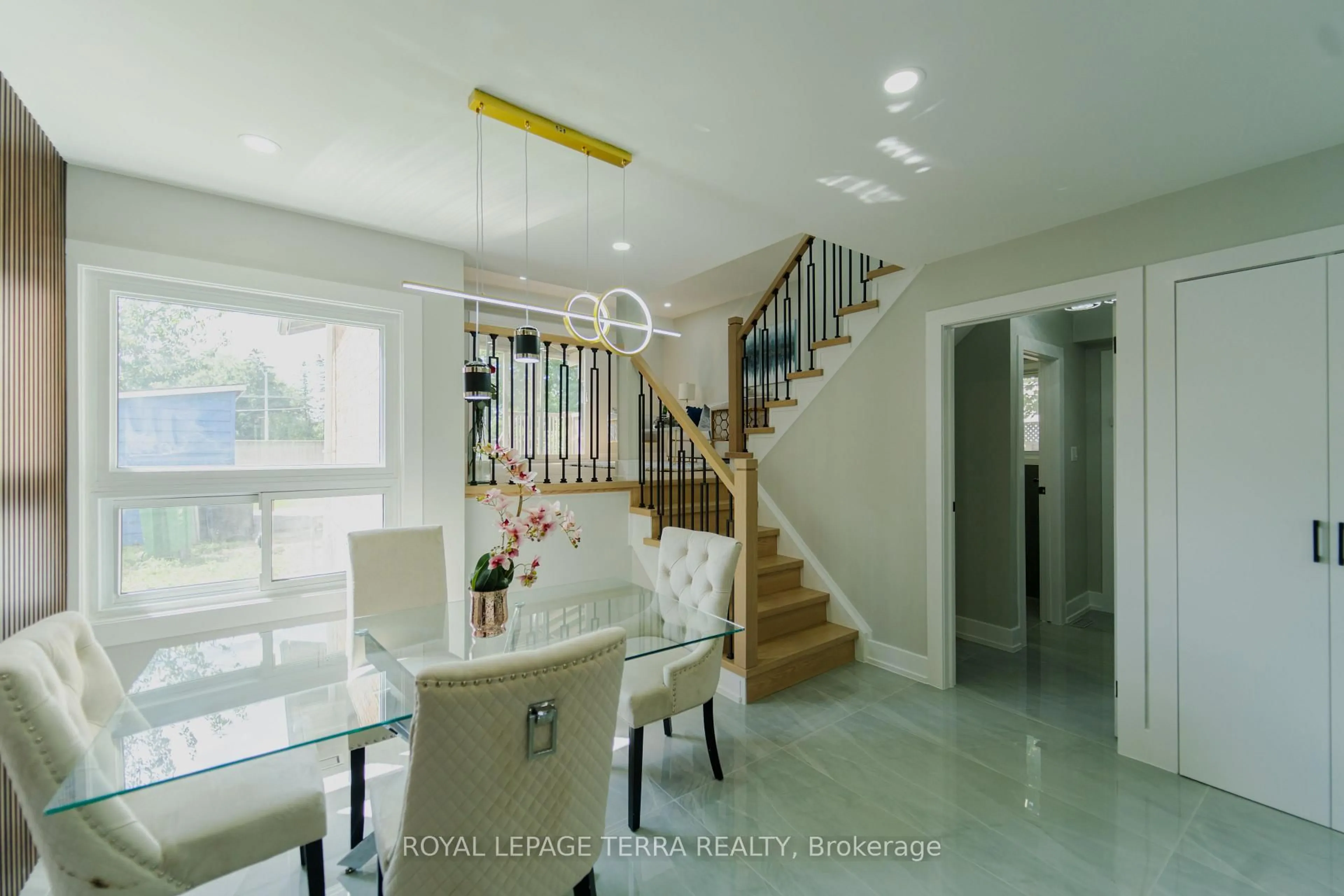 Dining room, unknown for 20 Histon Cres, Brampton Ontario L6V 3R1