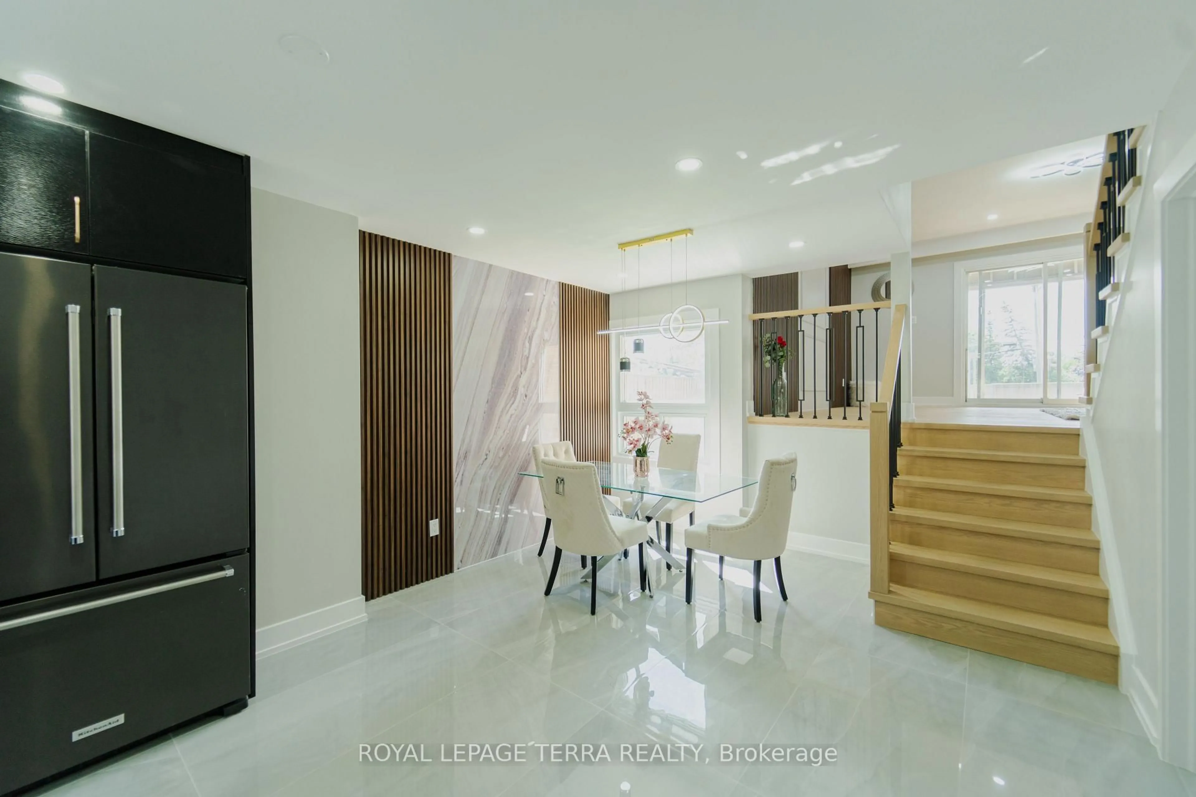 Dining room, unknown for 20 Histon Cres, Brampton Ontario L6V 3R1