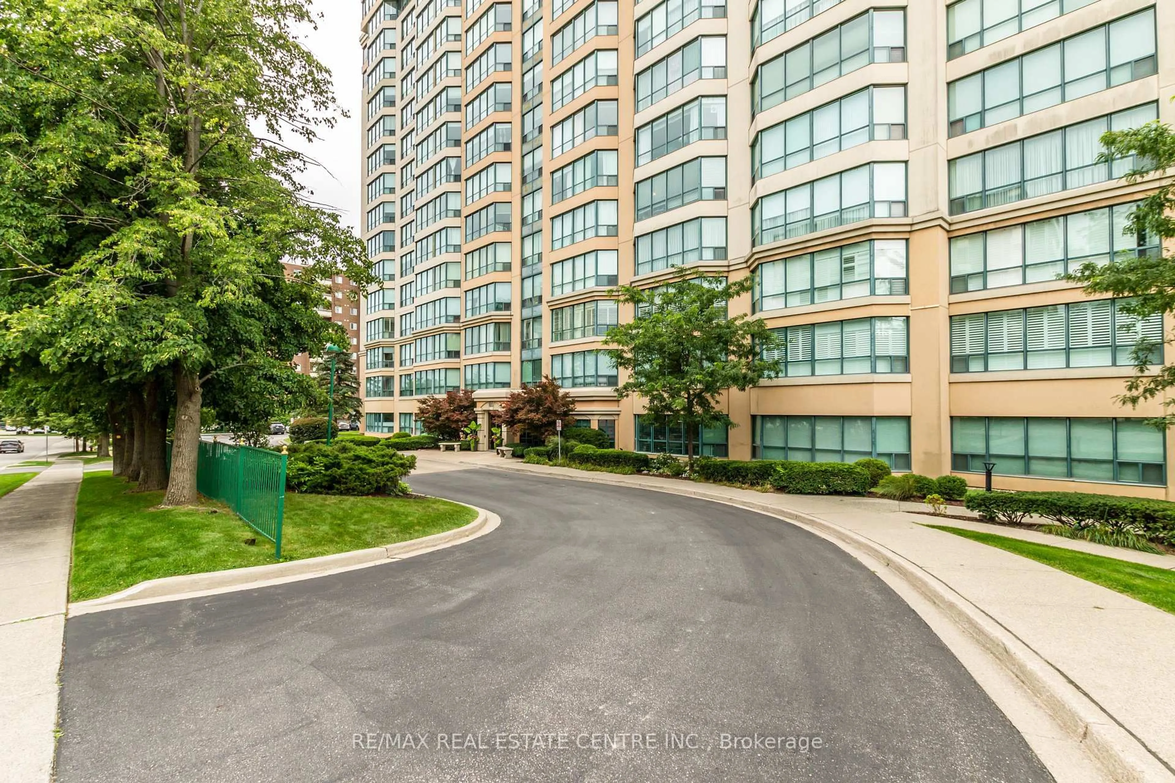 Unknown for 100 Millside Dr #1109, Milton Ontario L9T 5E2