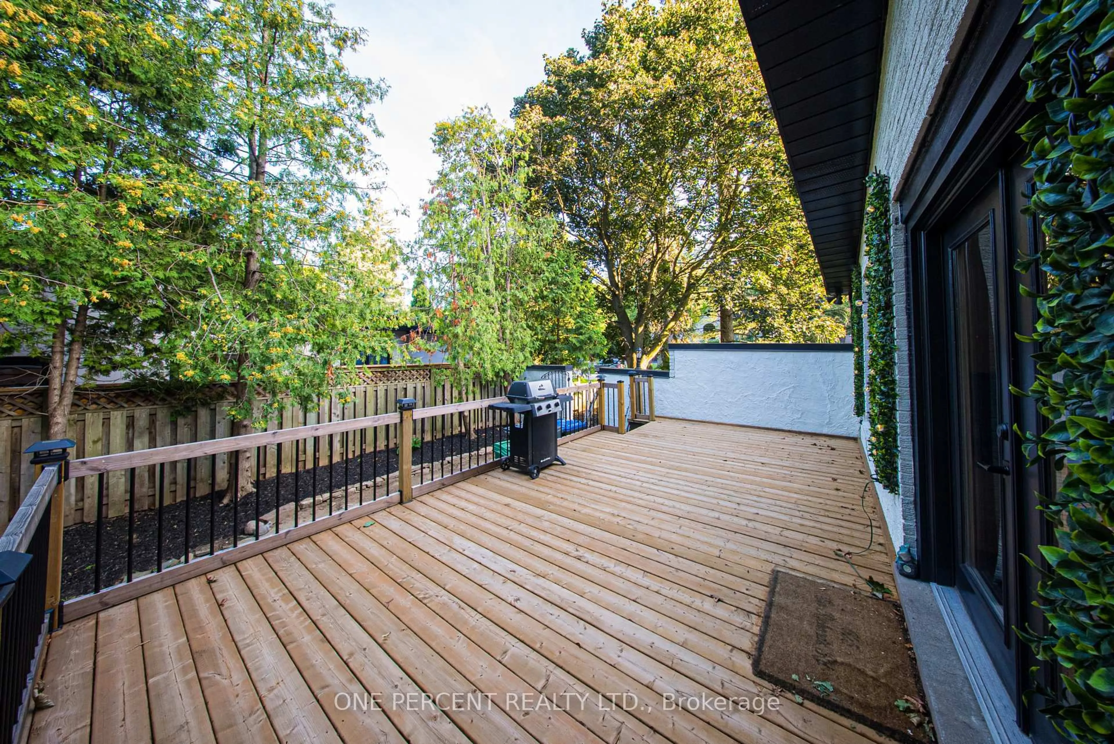 Patio, forest/trees view for 625 Sir Richards Rd, Mississauga Ontario L5C 1A3