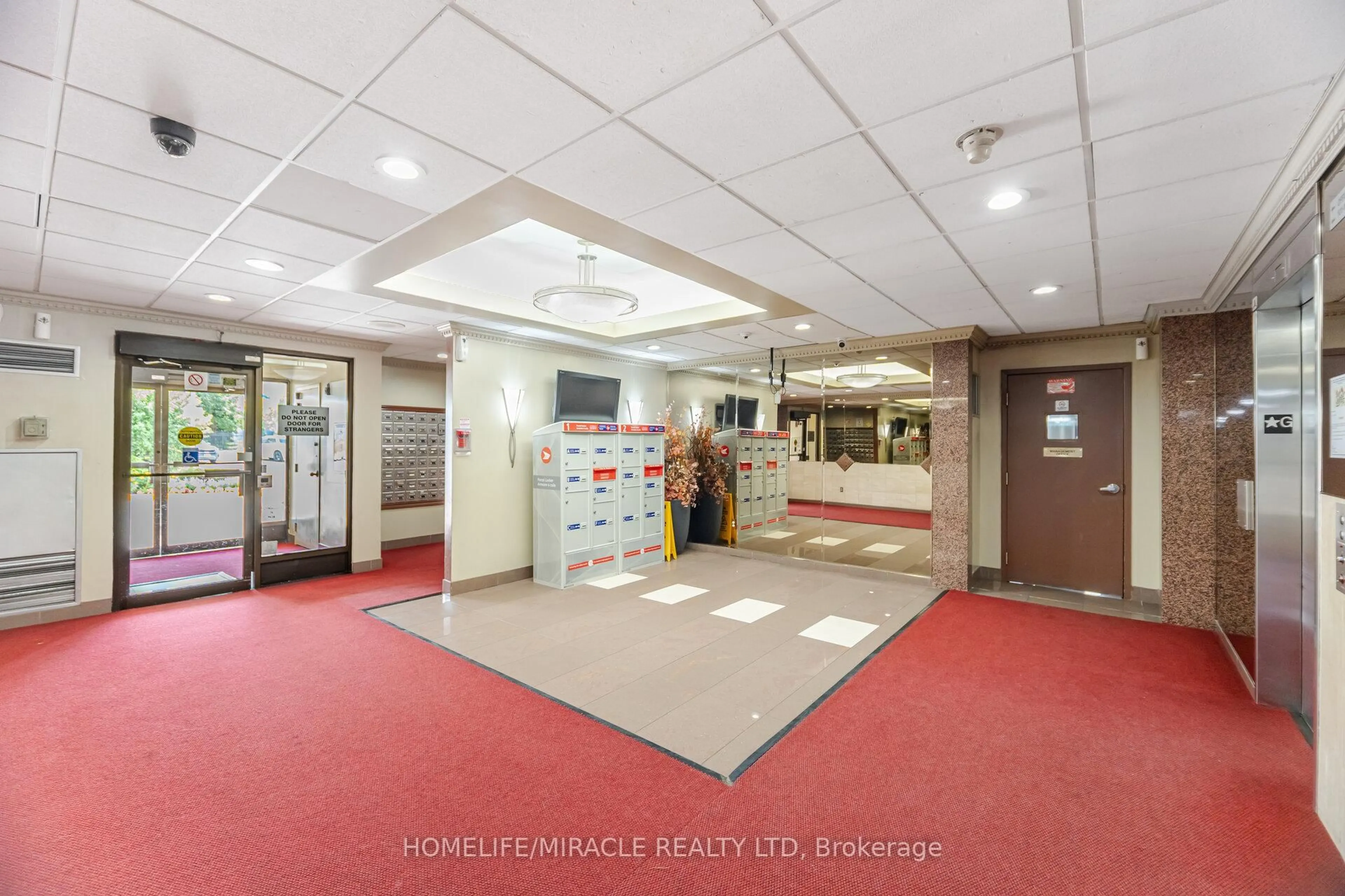 Indoor foyer for 21 Markbrook Lane #509, Toronto Ontario M9V 5E4