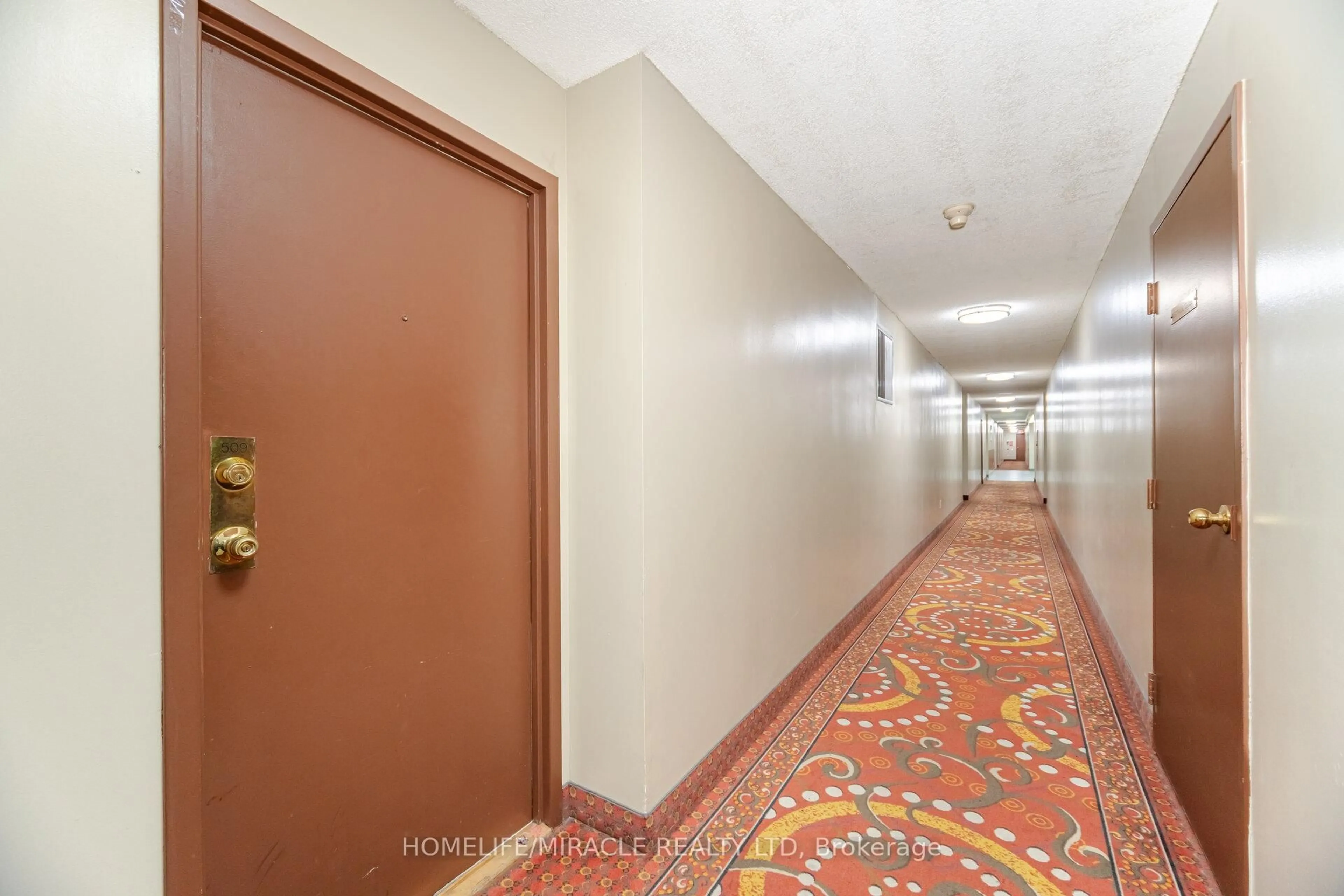 Indoor foyer for 21 Markbrook Lane #509, Toronto Ontario M9V 5E4