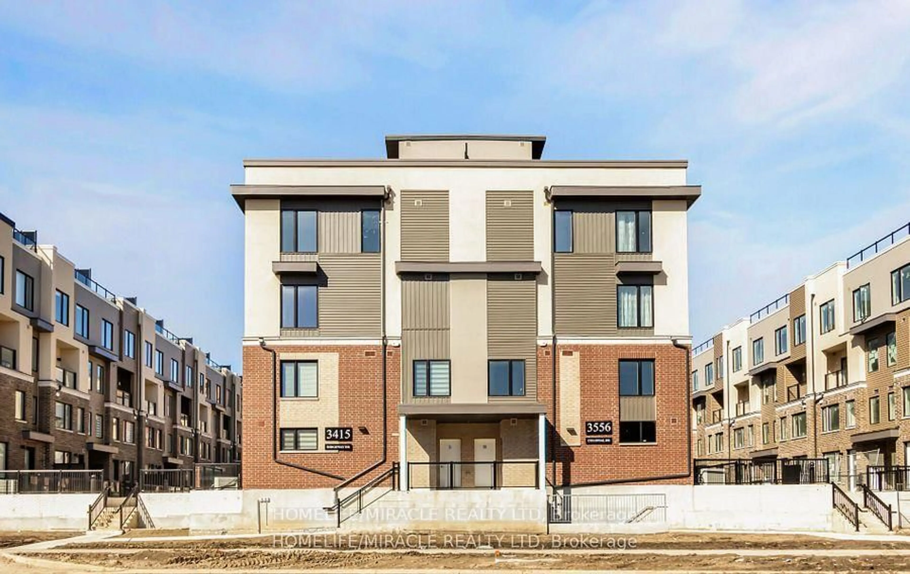 Home with brick exterior material, building for 3415 Ridgeway Dr #16, Mississauga Ontario L5L 0B9