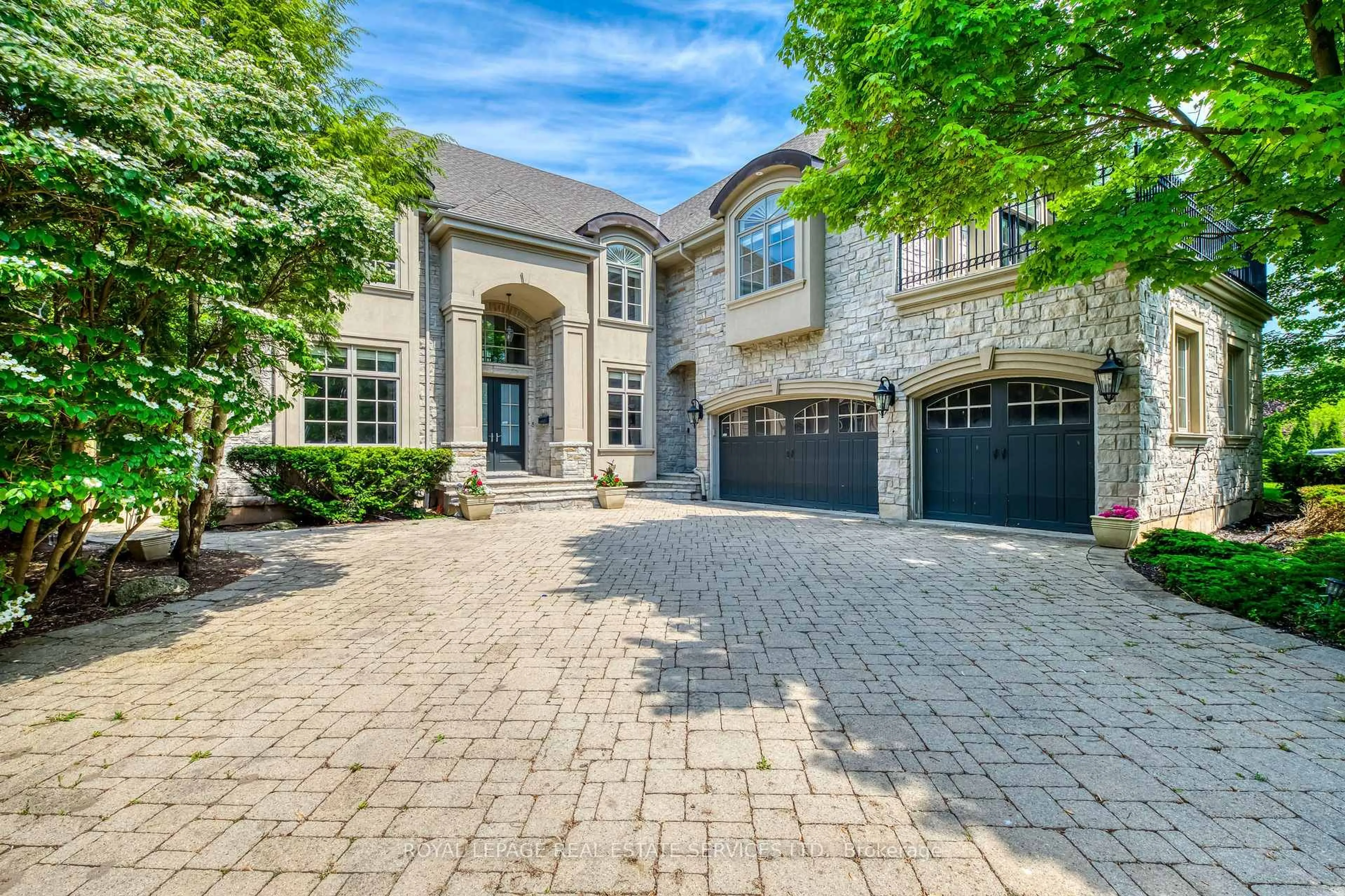 Home with brick exterior material, street for 3341 Lakeshore Rd, Burlington Ontario L7N 1B1