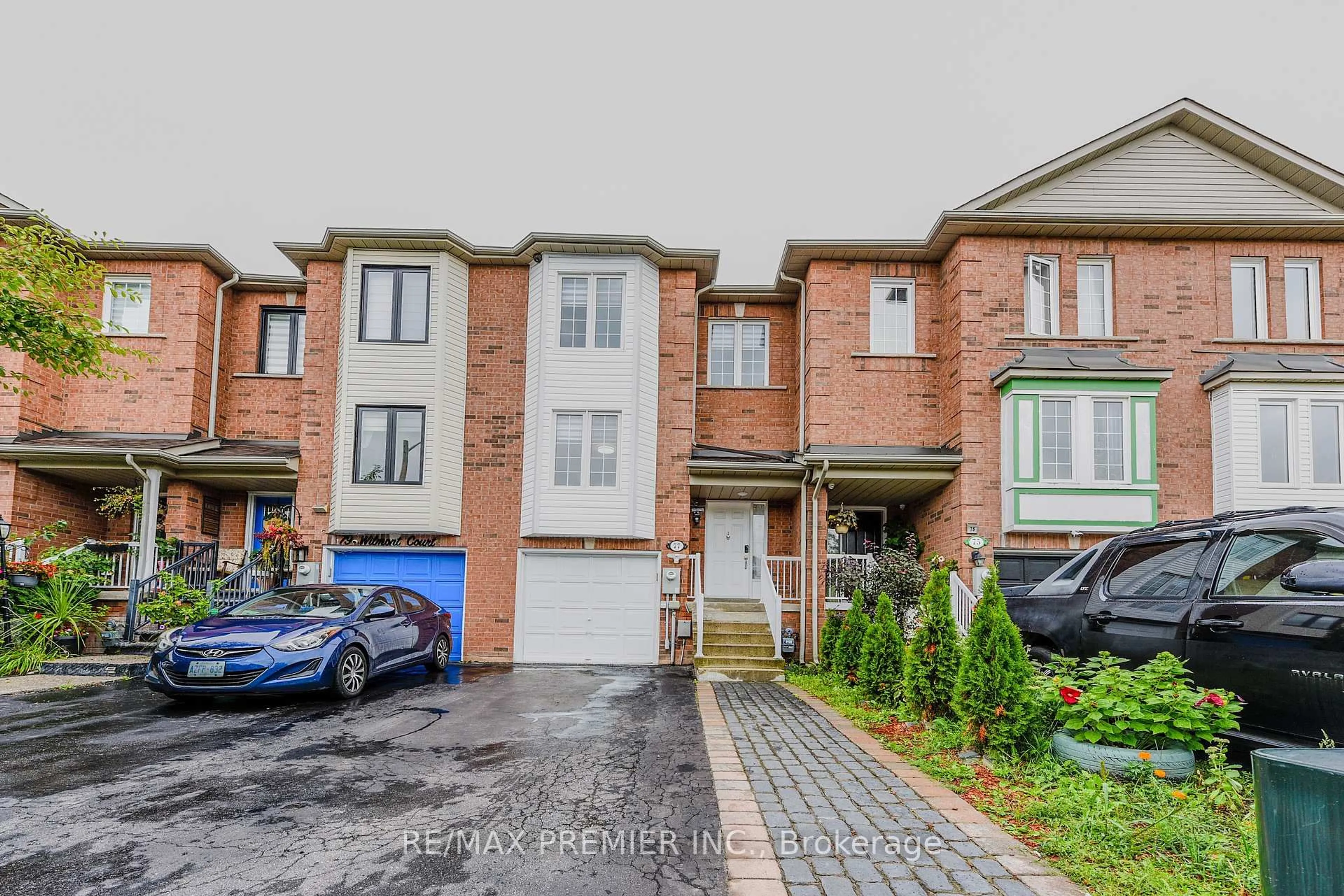 Home with brick exterior material, street for 77 Wilmont Crt, Brampton Ontario L6X 4Z7
