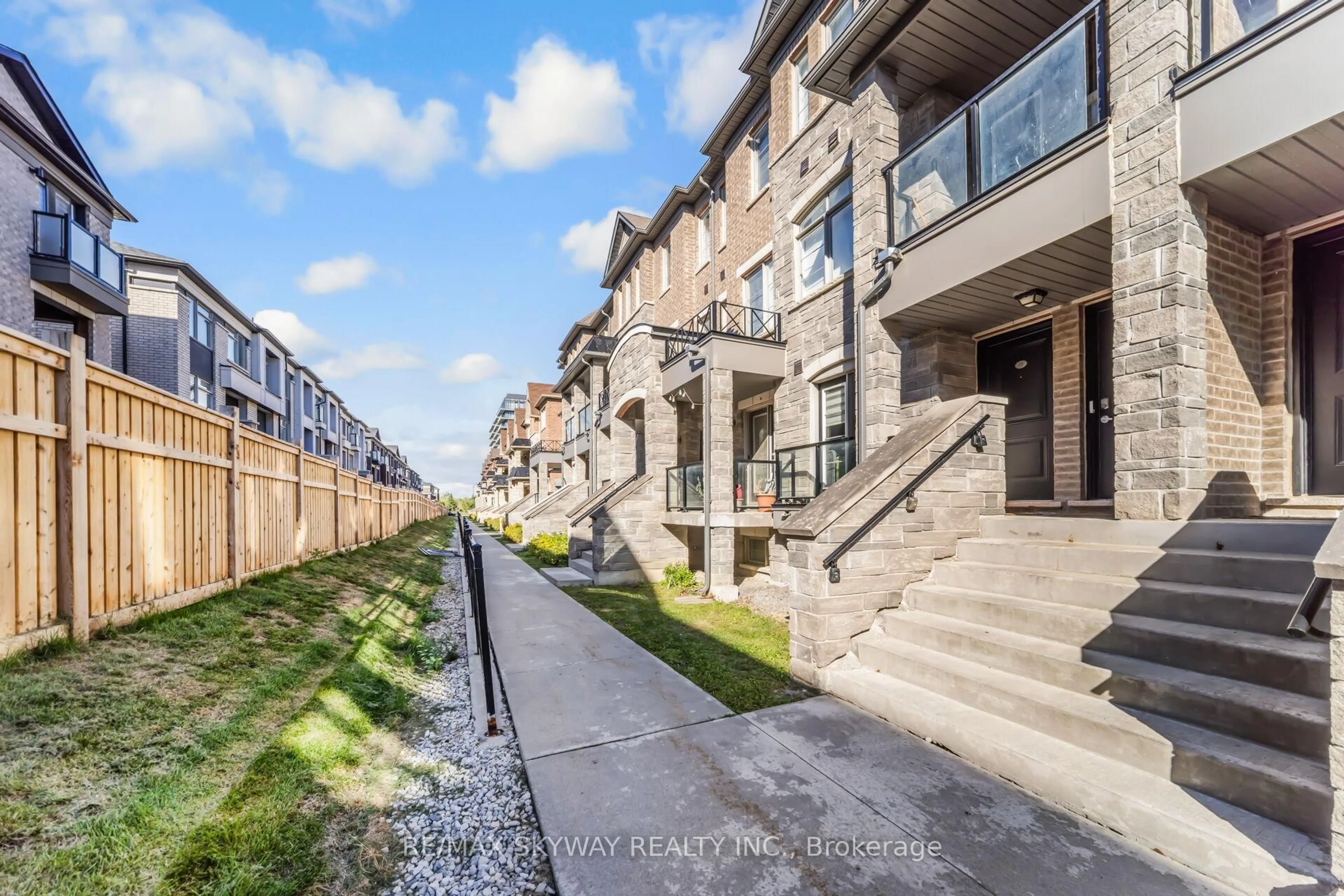 Patio, street for 200 Veterans Dr #22, Brampton Ontario L7A 4S6