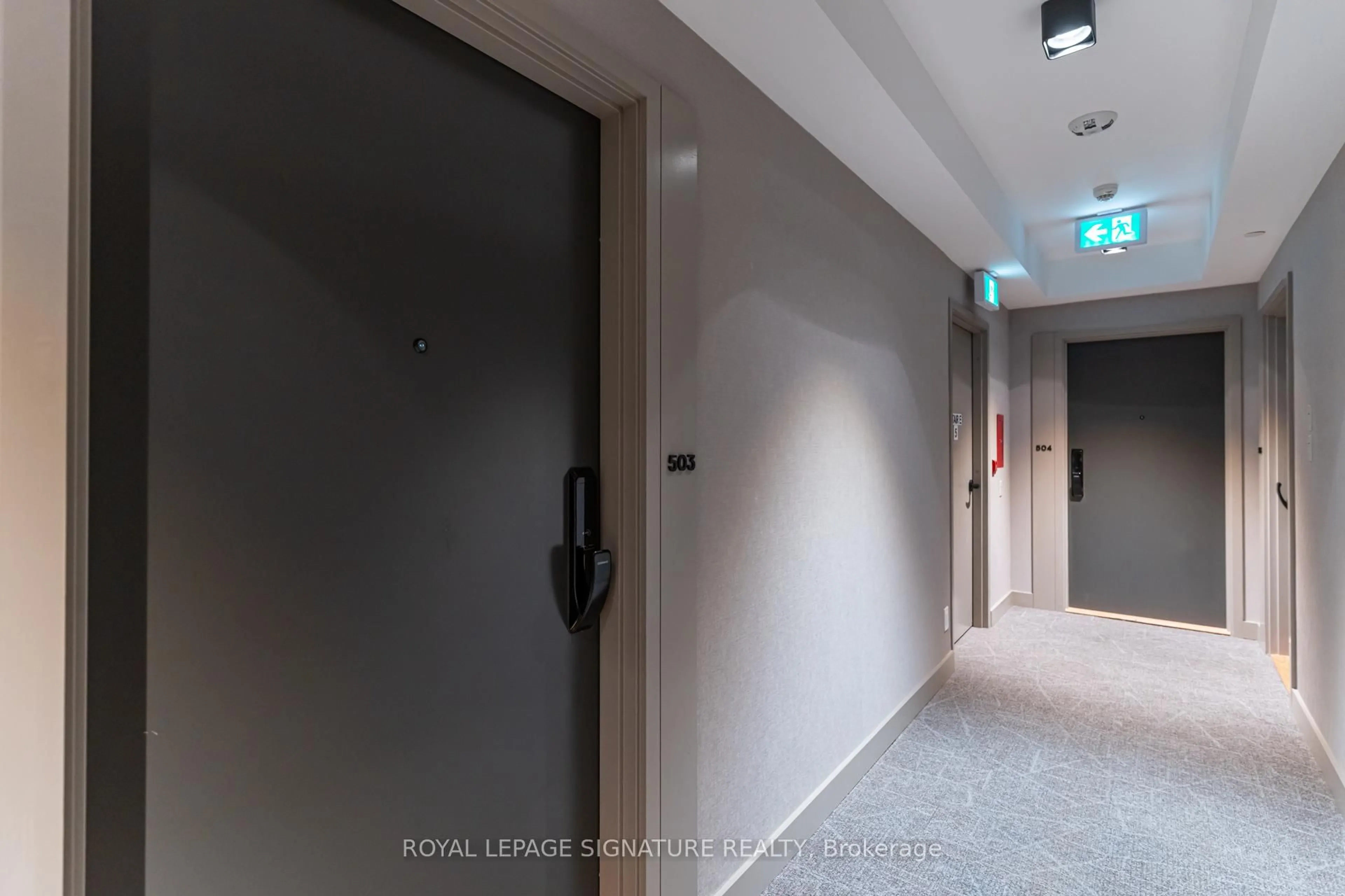 Indoor foyer for 335 Wheat Boom Dr #503, Oakville Ontario L6H 7Y1