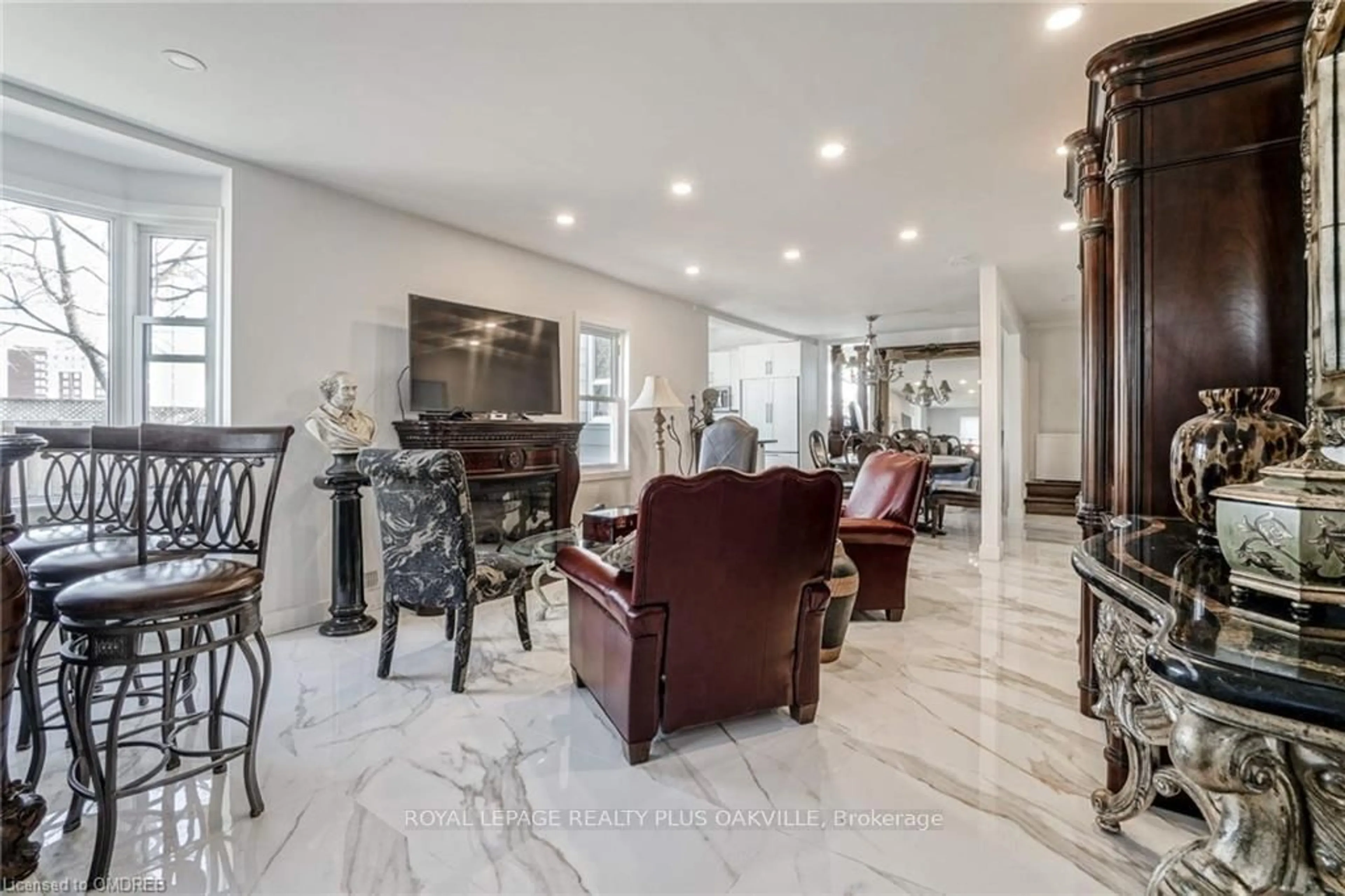 Unknown for 564 Lyons Lane, Oakville Ontario L6J 2Y1