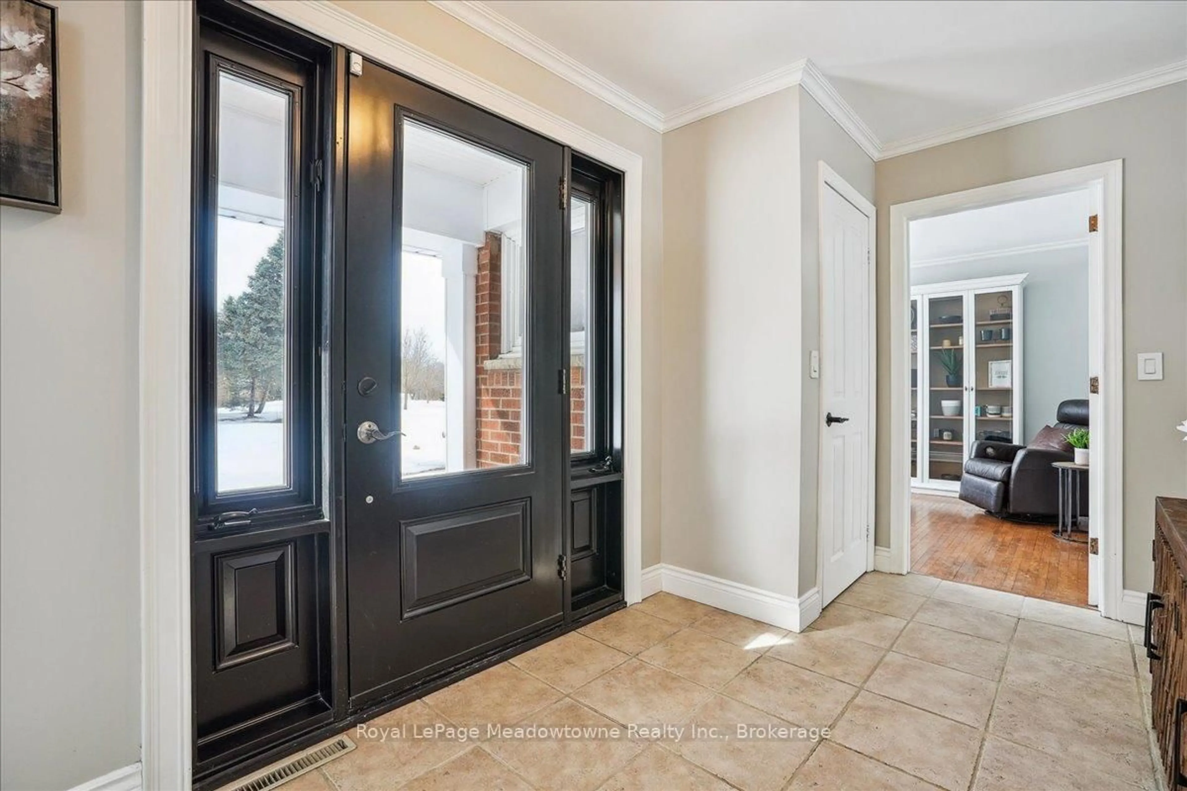 Indoor entryway for 12840 Britannia Rd, Milton Ontario L9E 0V3