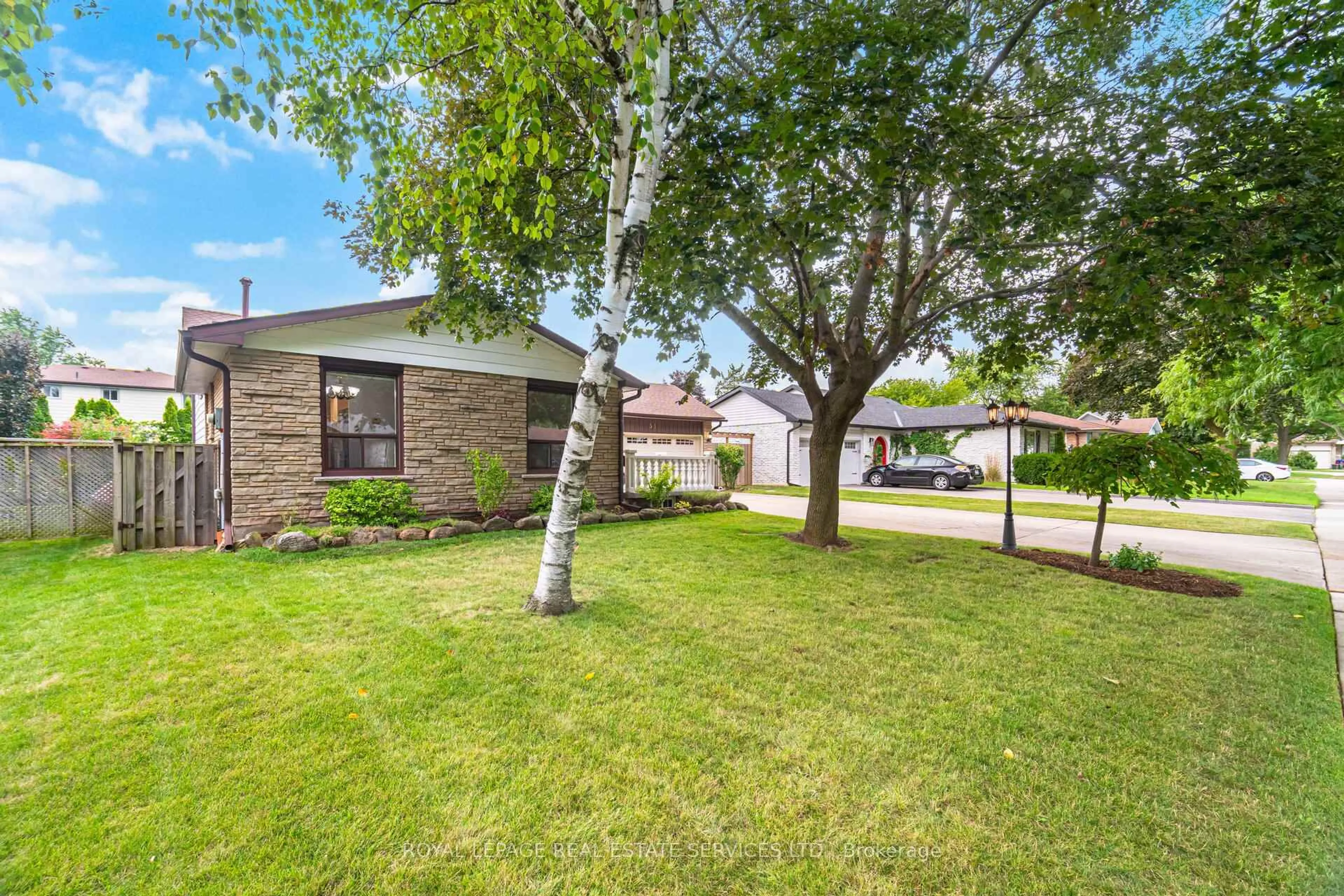 Unknown for 518 Vanguard Cres, Oakville Ontario L6L 5G7