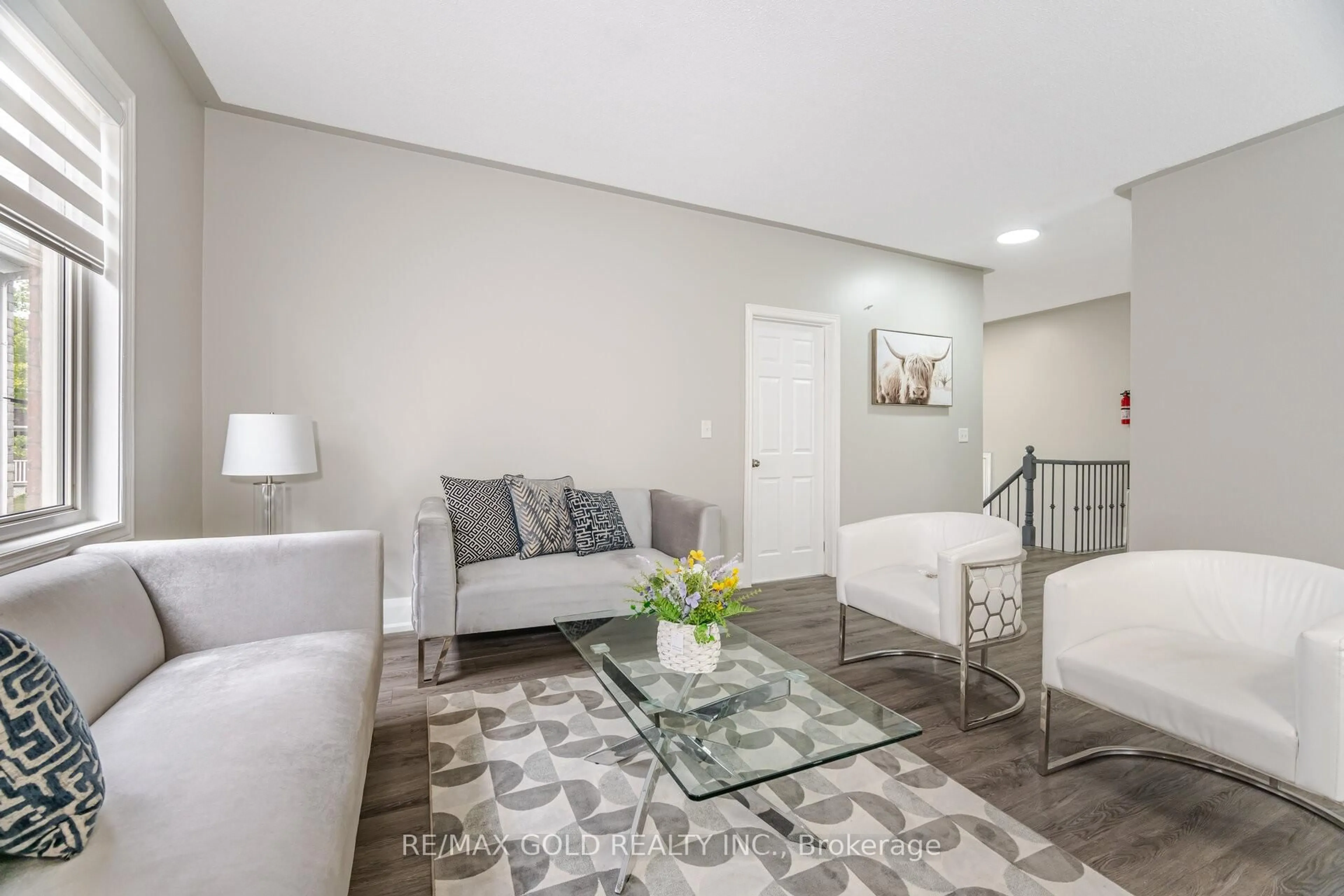 Living room with furniture, unknown for 79 Donwoods Crt, Brampton Ontario L6P 1T7