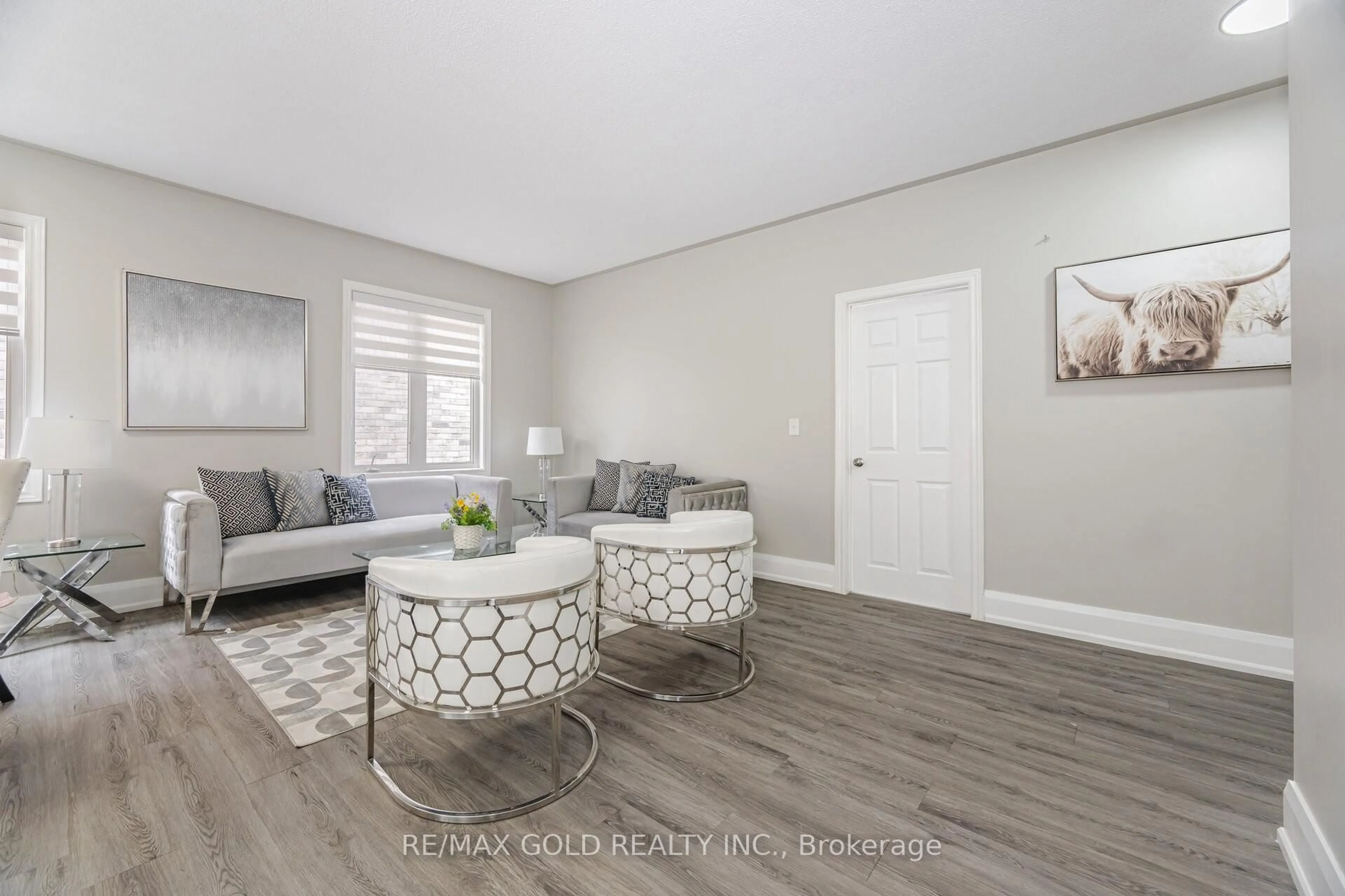 Living room with furniture, unknown for 79 Donwoods Crt, Brampton Ontario L6P 1T7