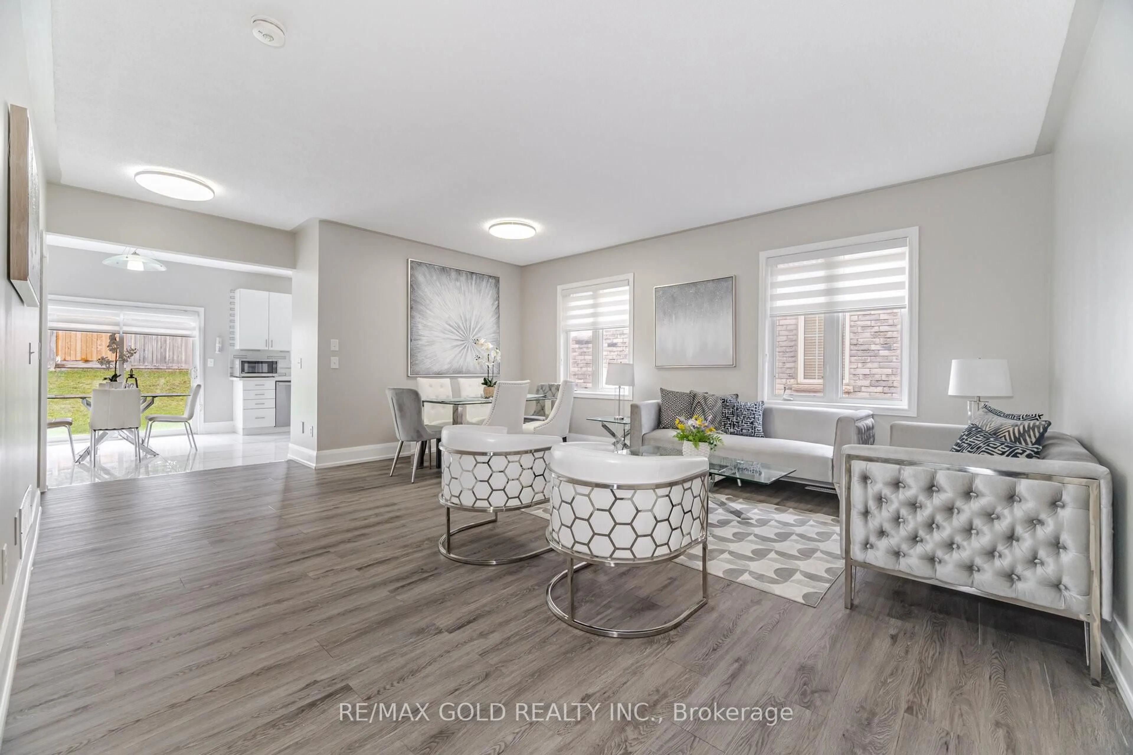 Living room with furniture, unknown for 79 Donwoods Crt, Brampton Ontario L6P 1T7