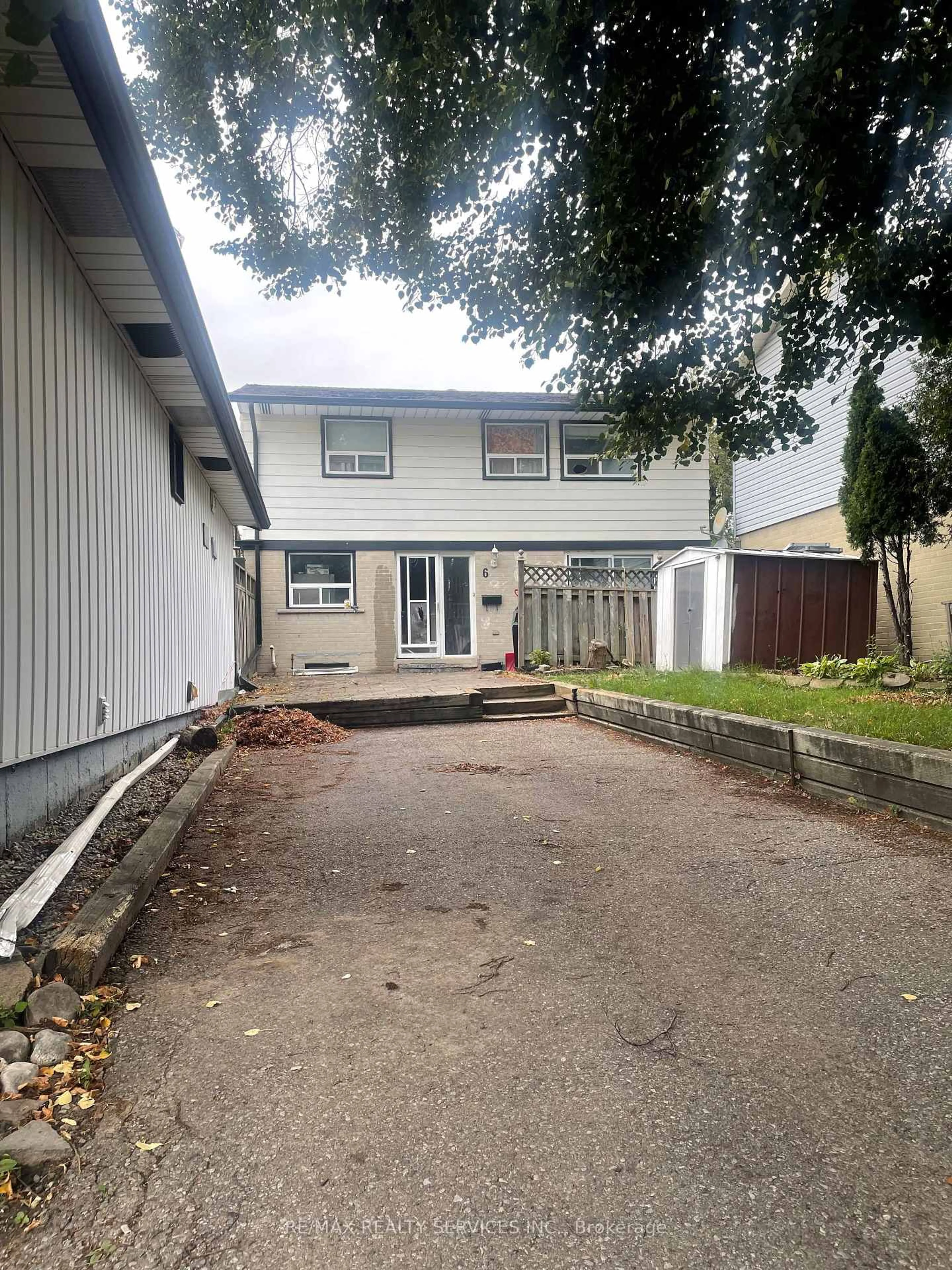 Unknown for 6 Hector Crt, Brampton Ontario L6S 1P1