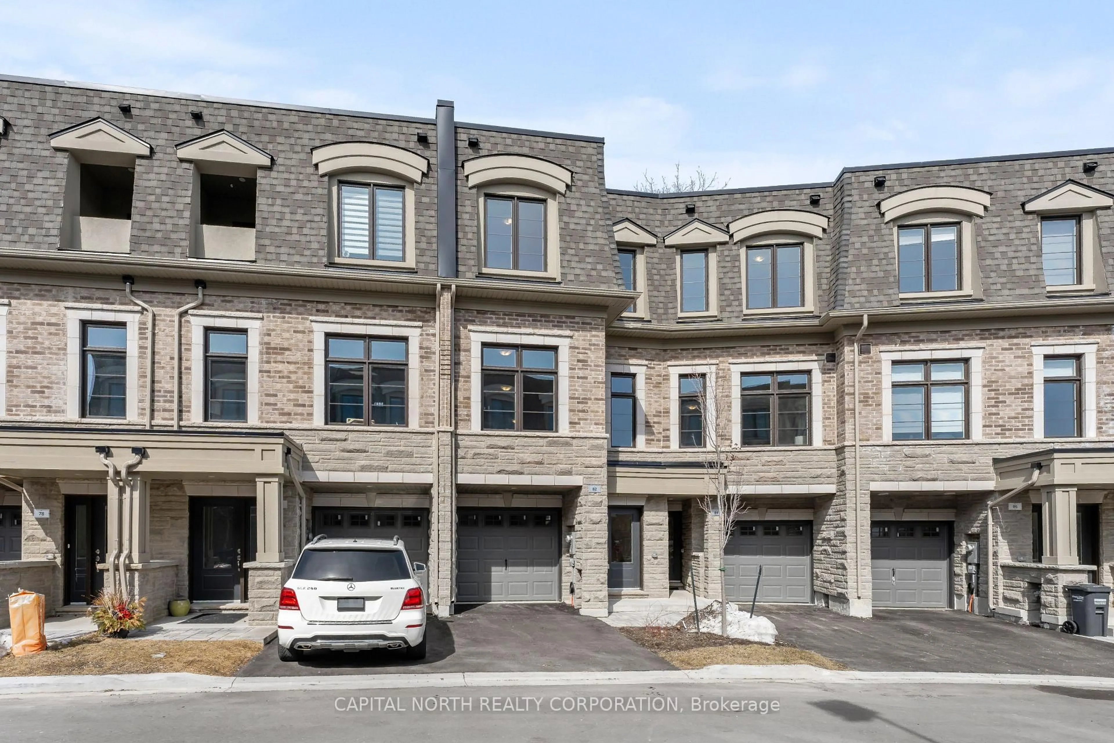 Unknown for 82 Salina St, Mississauga Ontario L5M 2S5