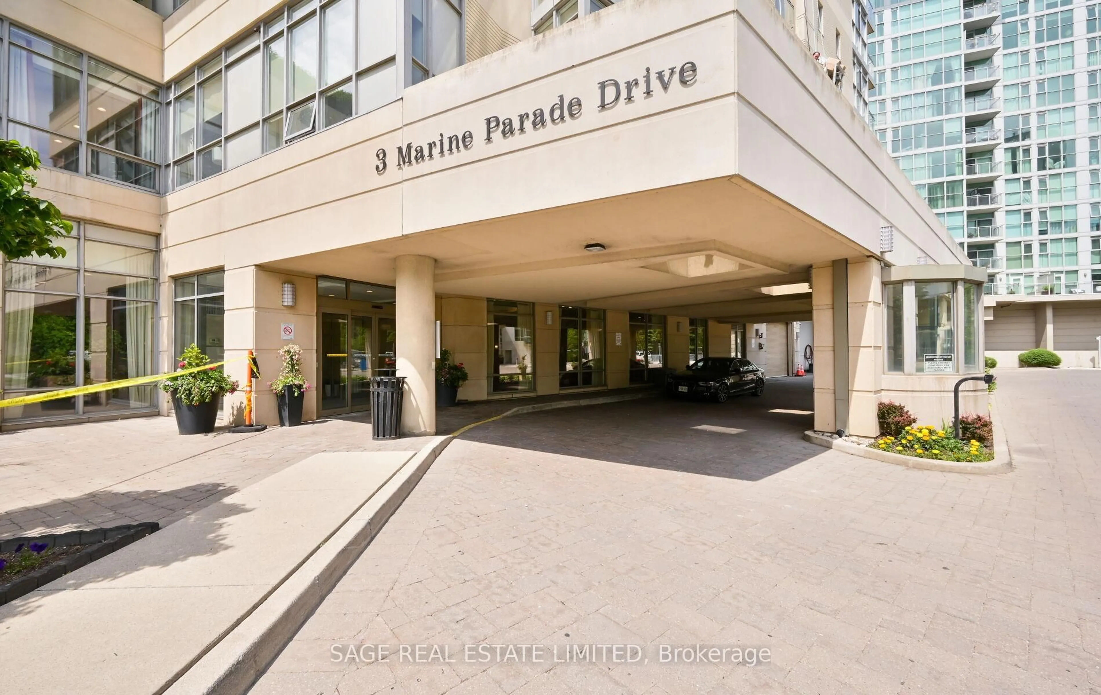 Indoor foyer for 3 Marine Parade Dr #1005, Toronto Ontario M8V 3Z5