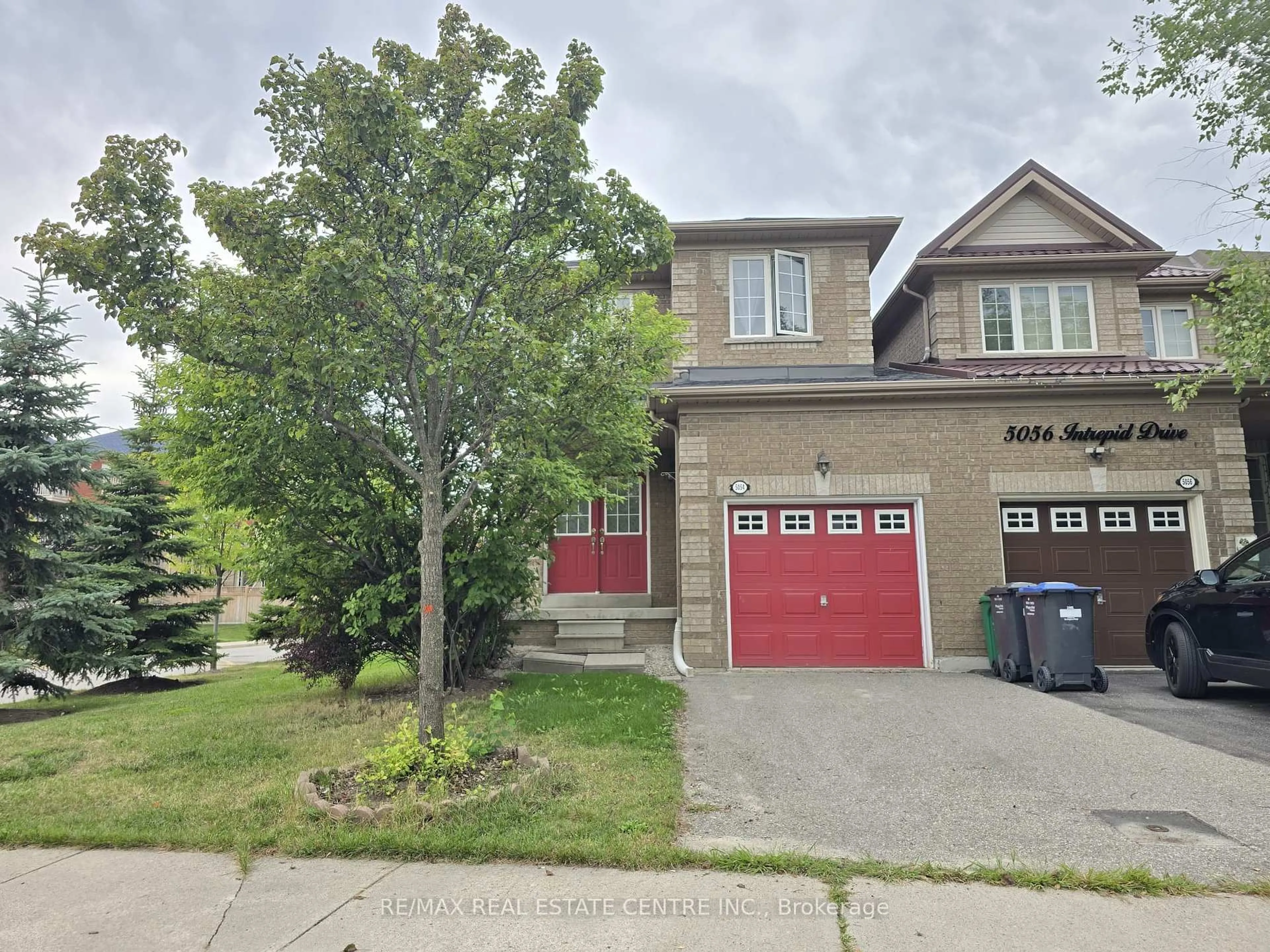 Unknown for 5054 Intrepid Dr, Mississauga Ontario L5M 8A5