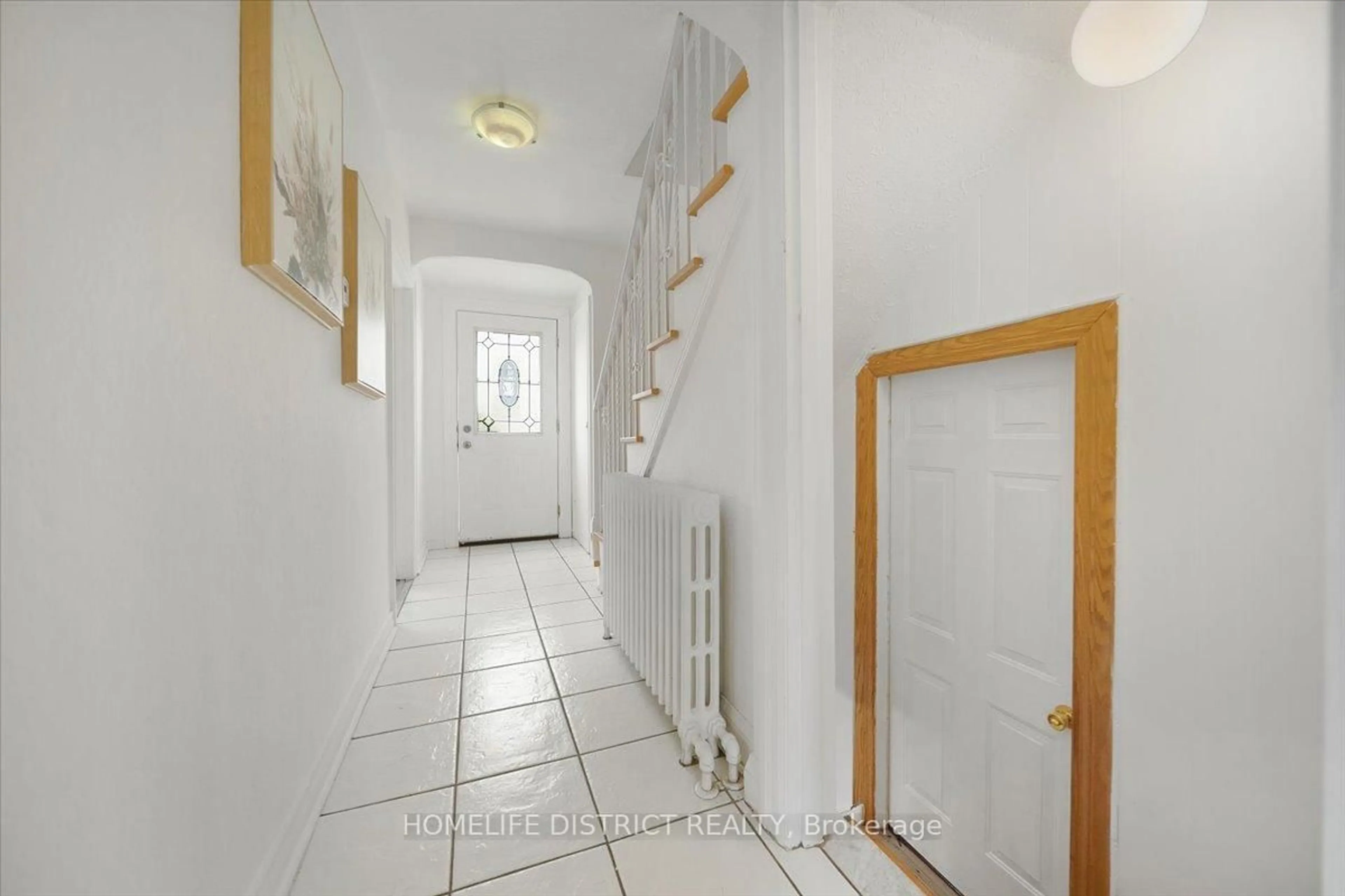 Indoor foyer for 2055 Eglinton Ave, Toronto Ontario M6E 2K4
