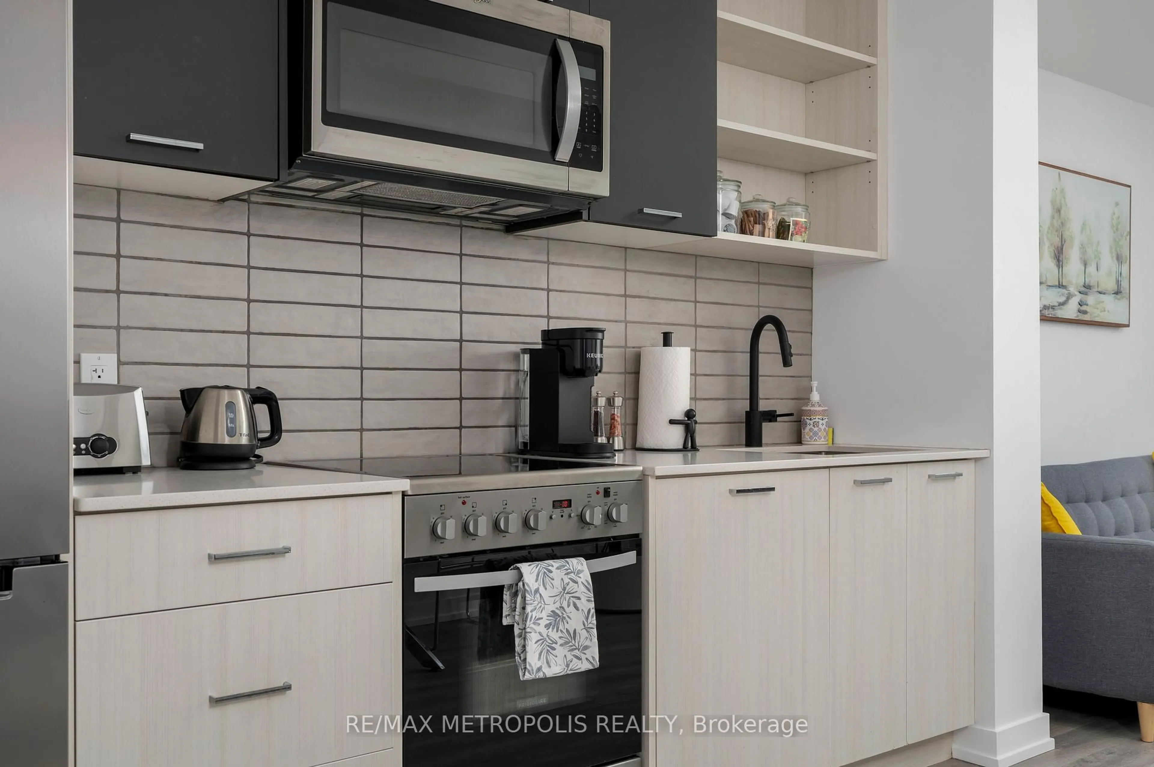 Standard kitchen, unknown for 2300 St Clair Ave #307, Toronto Ontario M6N 0B3