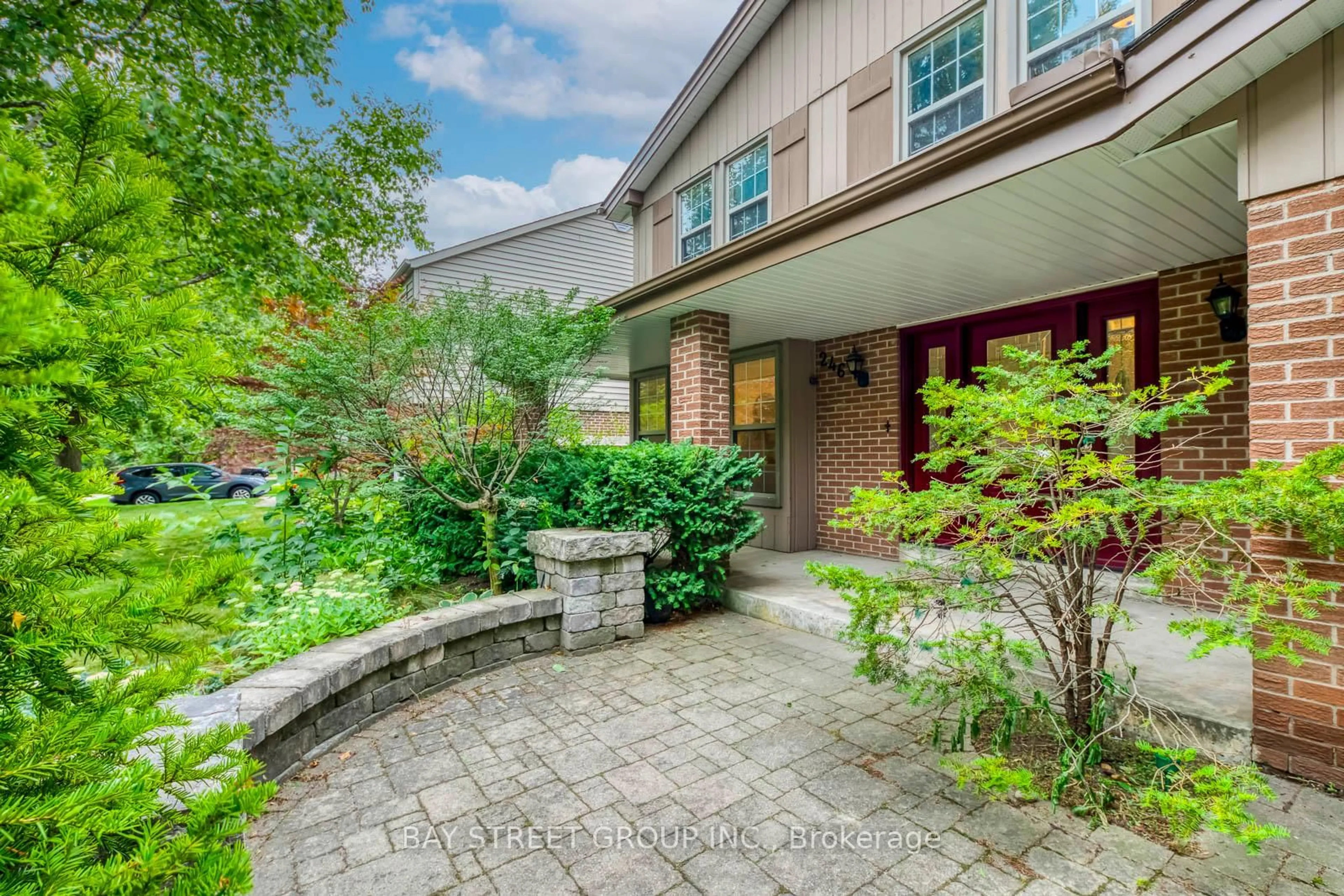 Patio, street for 246 BEECHFIELD Rd, Oakville Ontario L6J 5H7