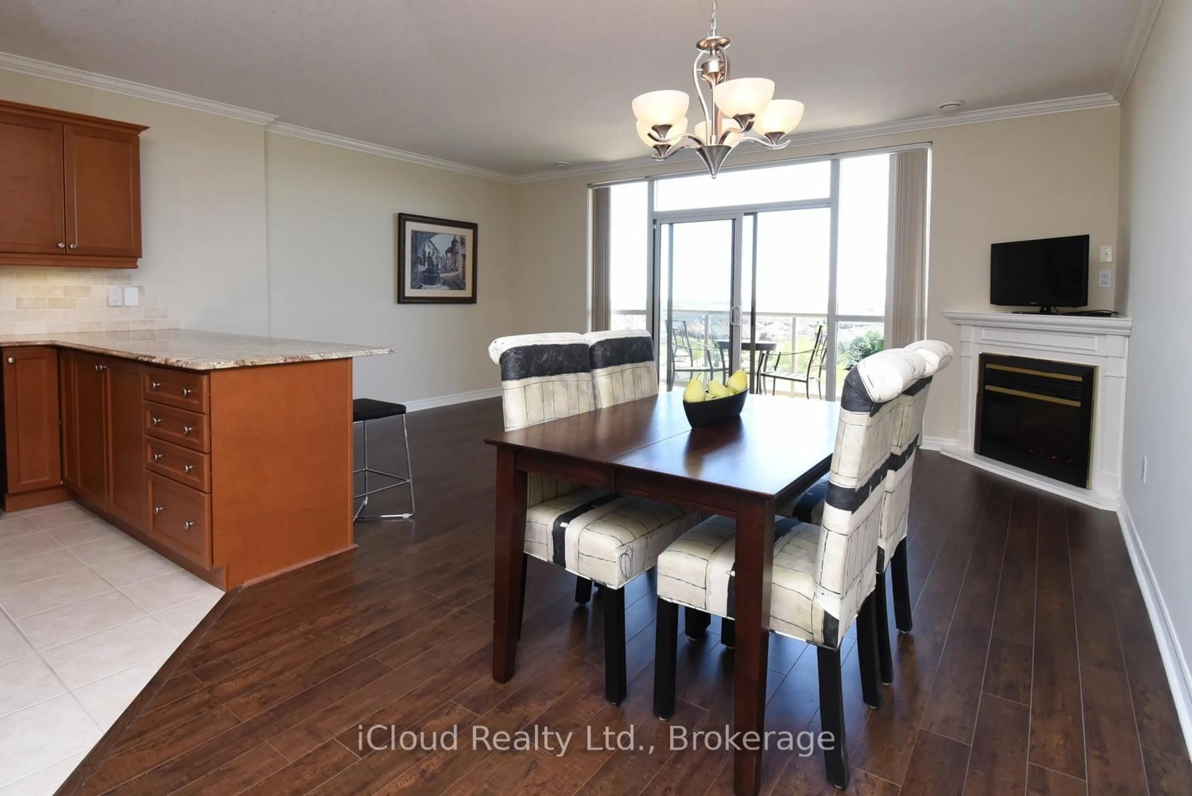 Dining room, wood/laminate floor for 1998 Ironstone Dr #713, Burlington Ontario L7L 7P7