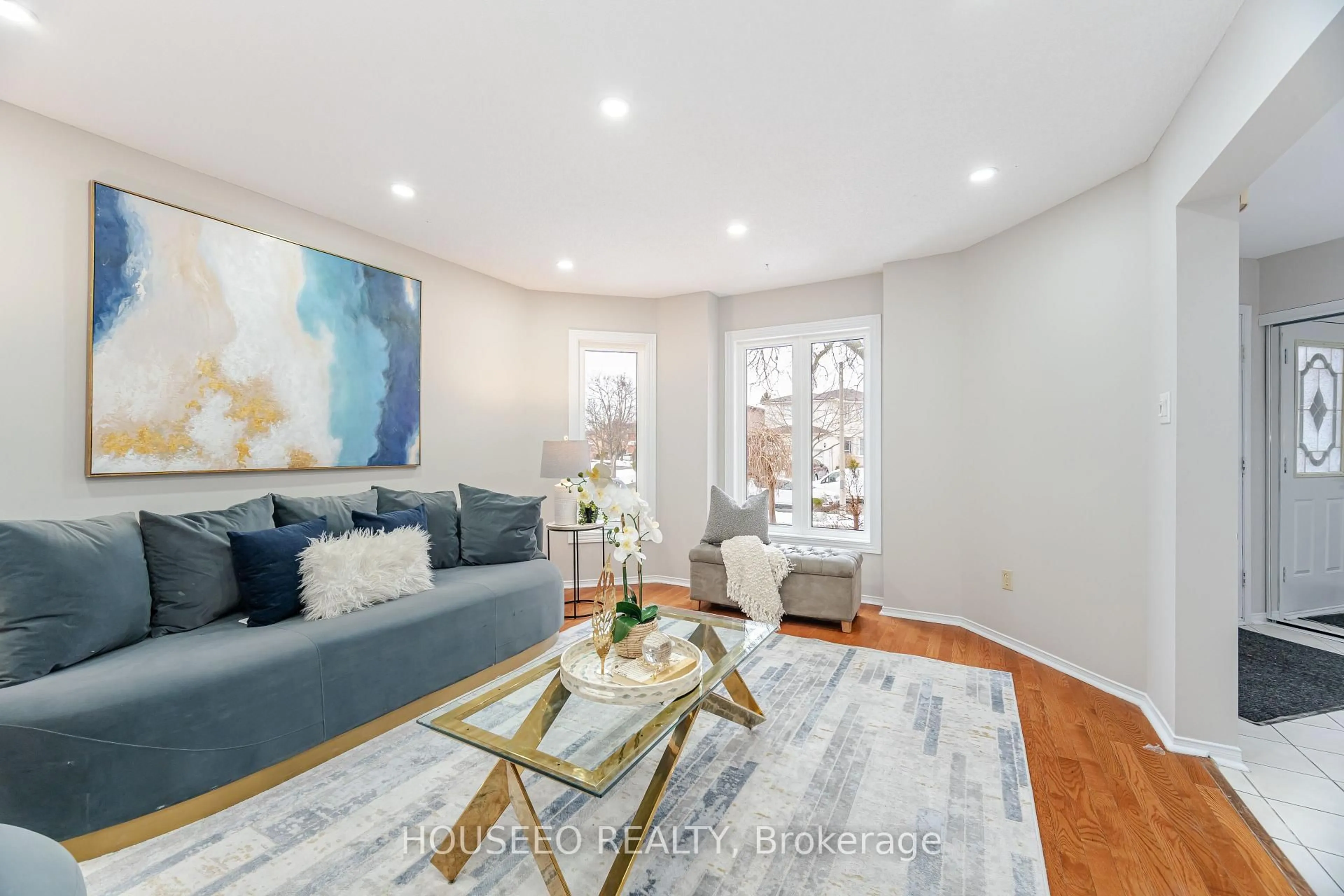 Living room with furniture, unknown for 40 Kirk Dr, Brampton Ontario L6X 4E5