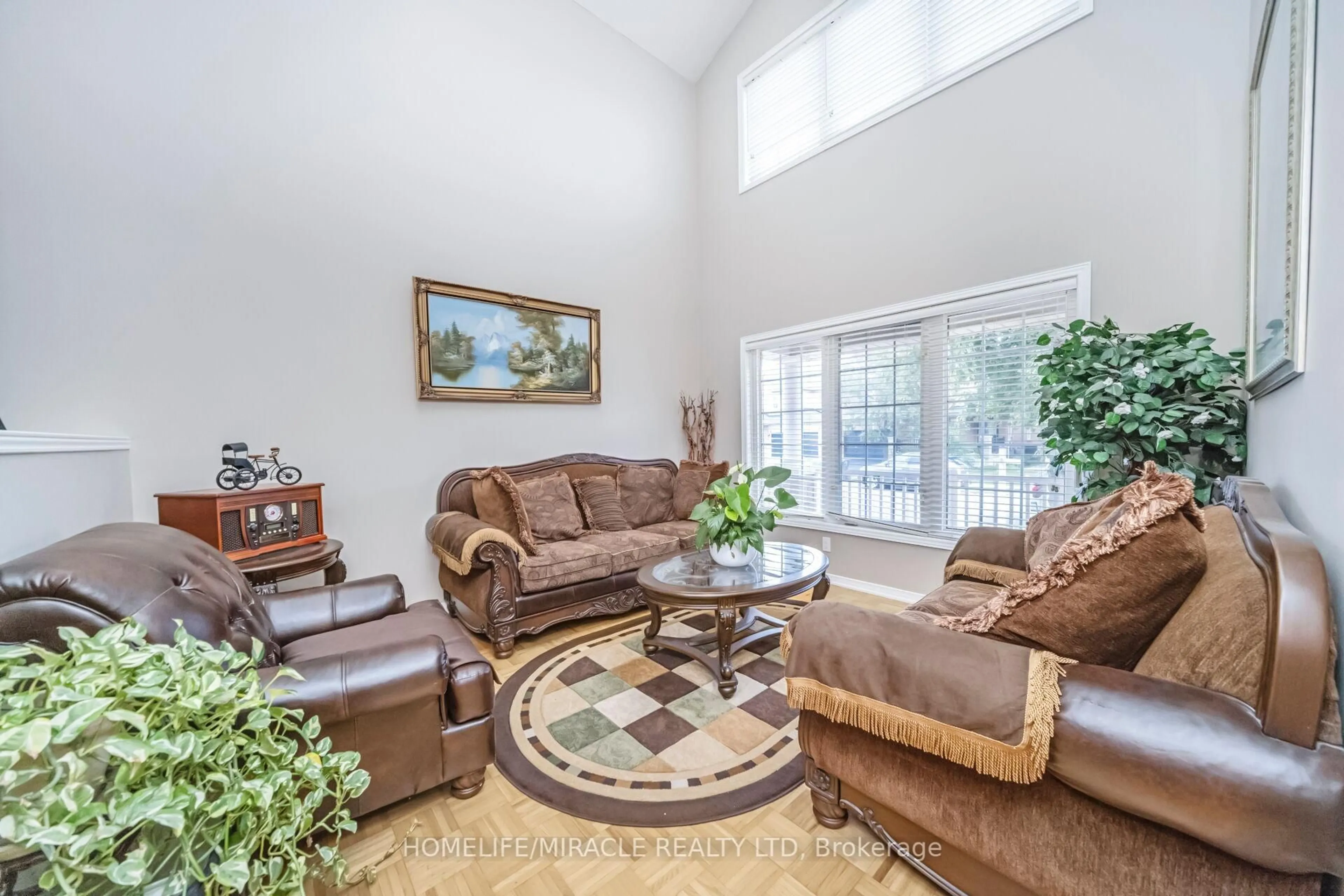 Living room with furniture, unknown for 17 Mainard Cres, Brampton Ontario L6R 2V2