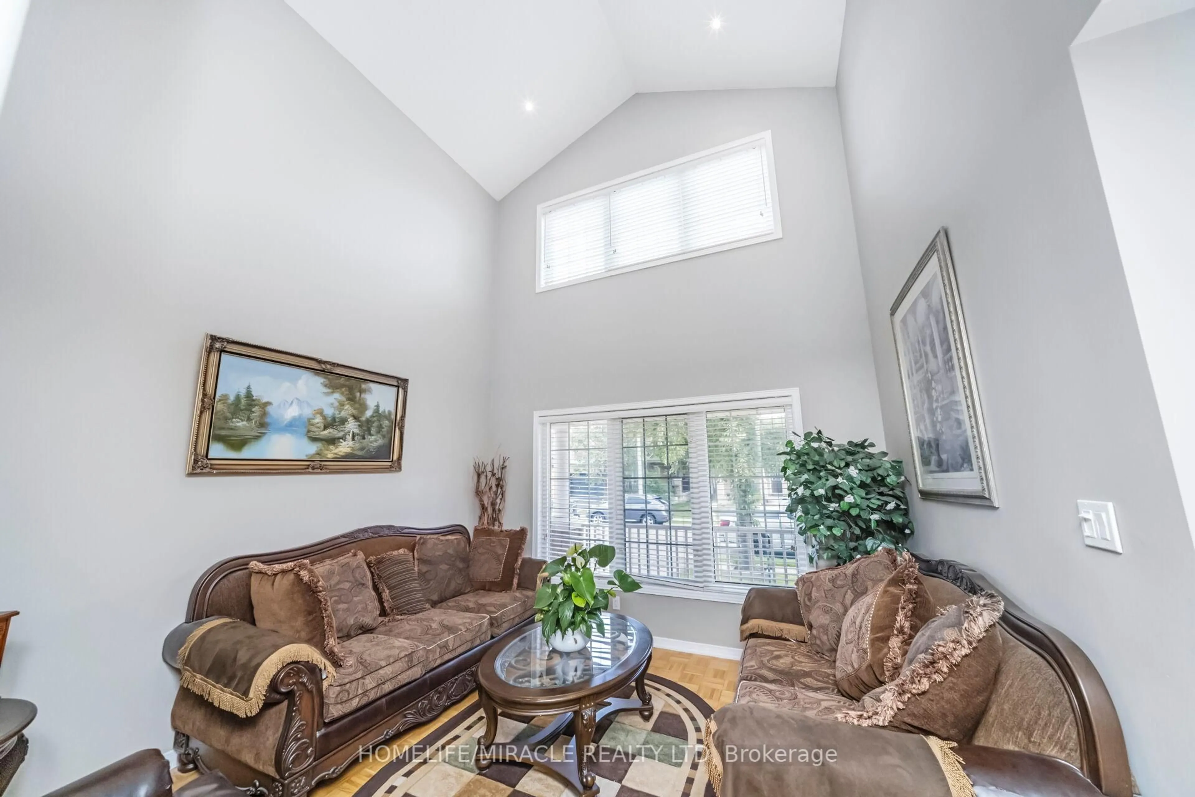 Living room with furniture, unknown for 17 Mainard Cres, Brampton Ontario L6R 2V2