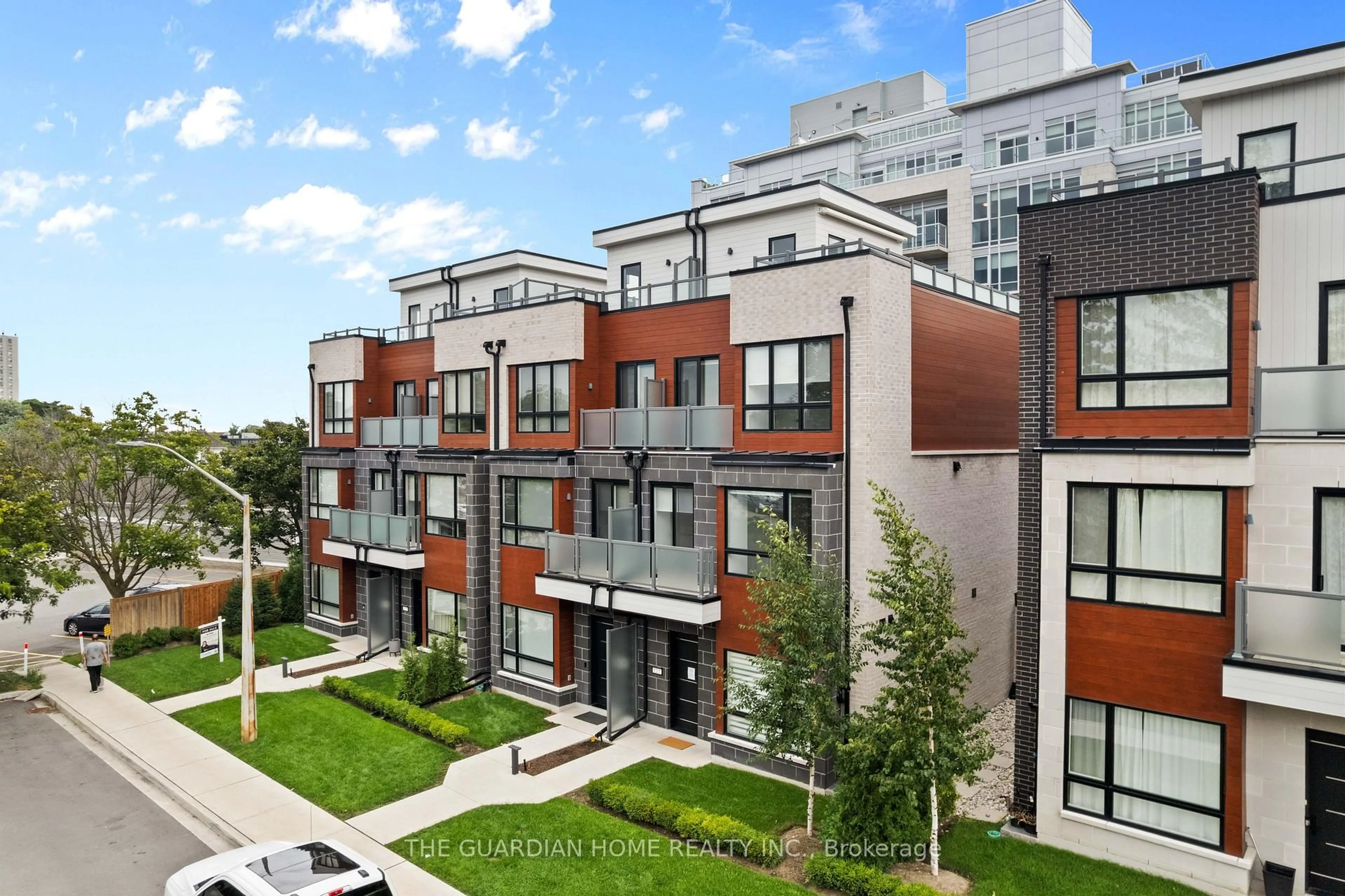 Unknown for 121 High St #4, Mississauga Ontario L5H 1K4