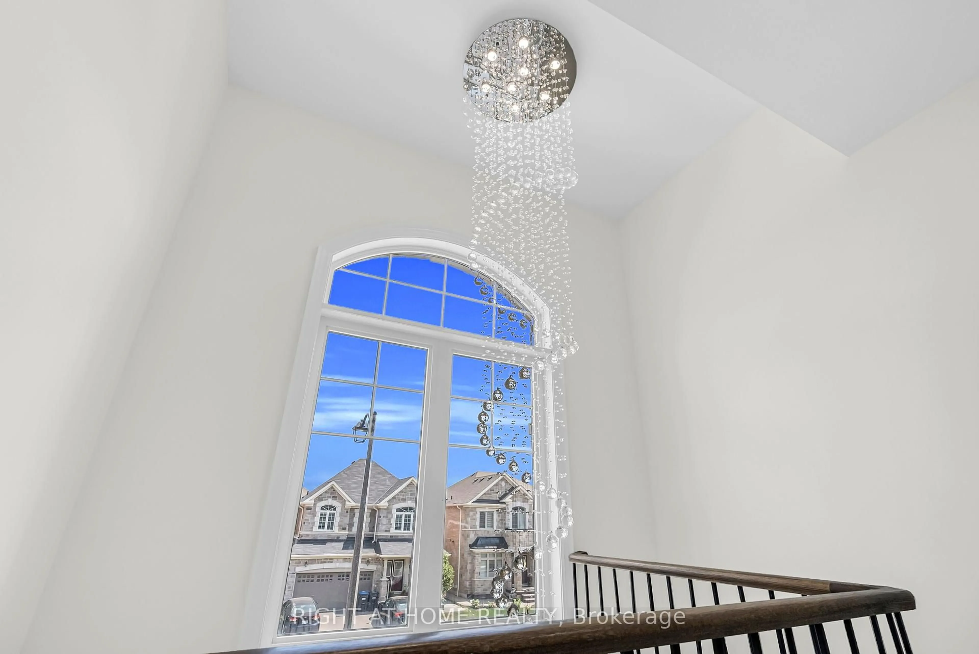Indoor foyer for 62 Dotchson Ave, Caledon Ontario L7C 4G7