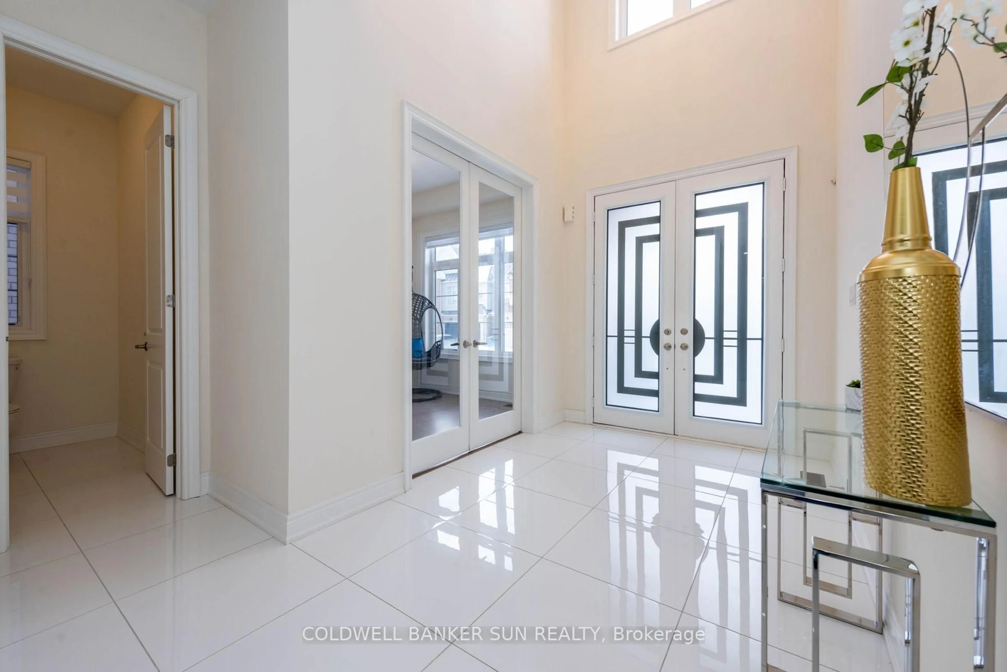 Indoor entryway for 29 Midmorning St, Brampton Ontario L6X 5R5