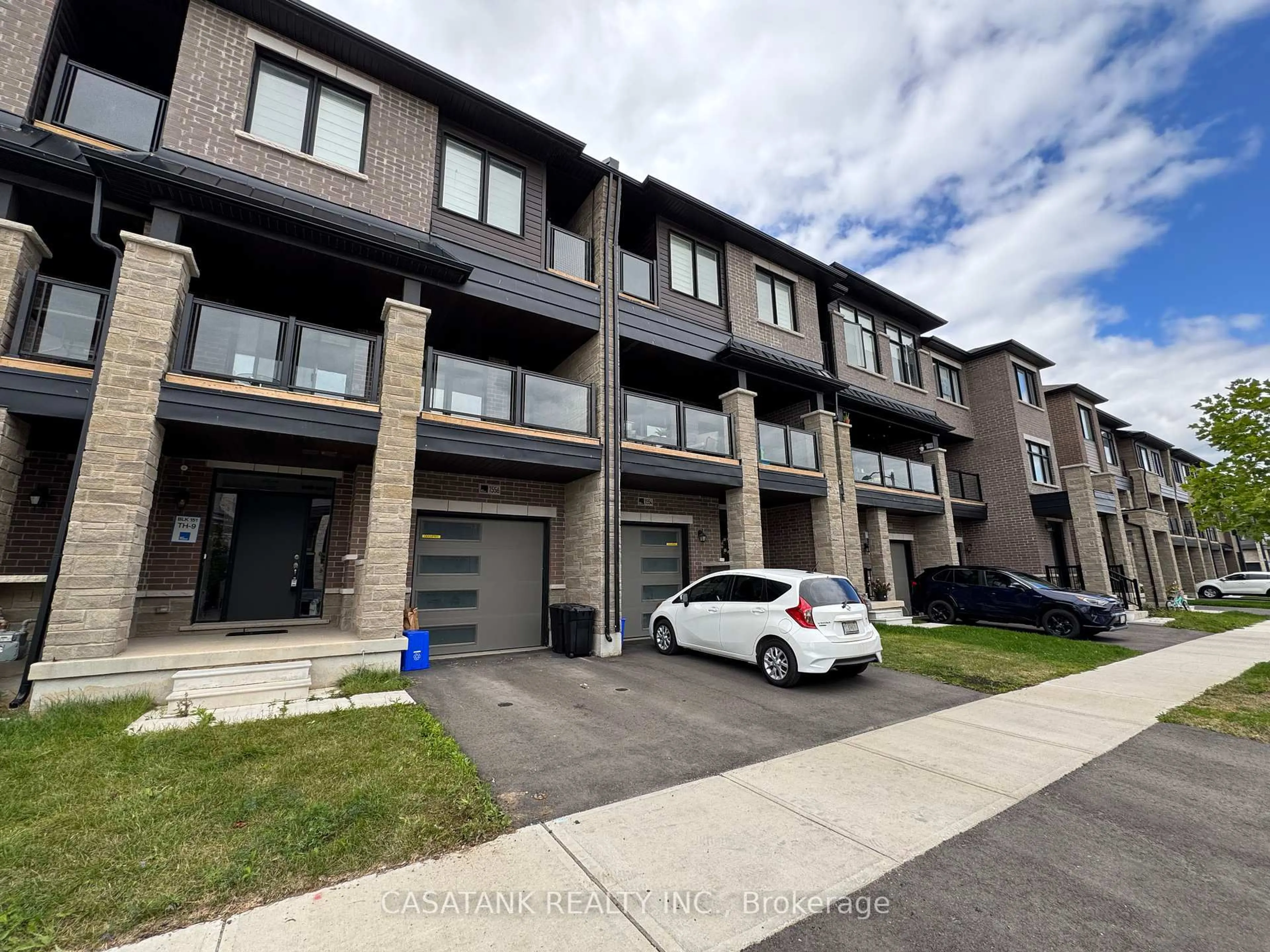 A pic from outside/outdoor area/front of a property/back of a property/a pic from drone, unknown for 1556 Moonseed Pl, Milton Ontario L9E 1V4