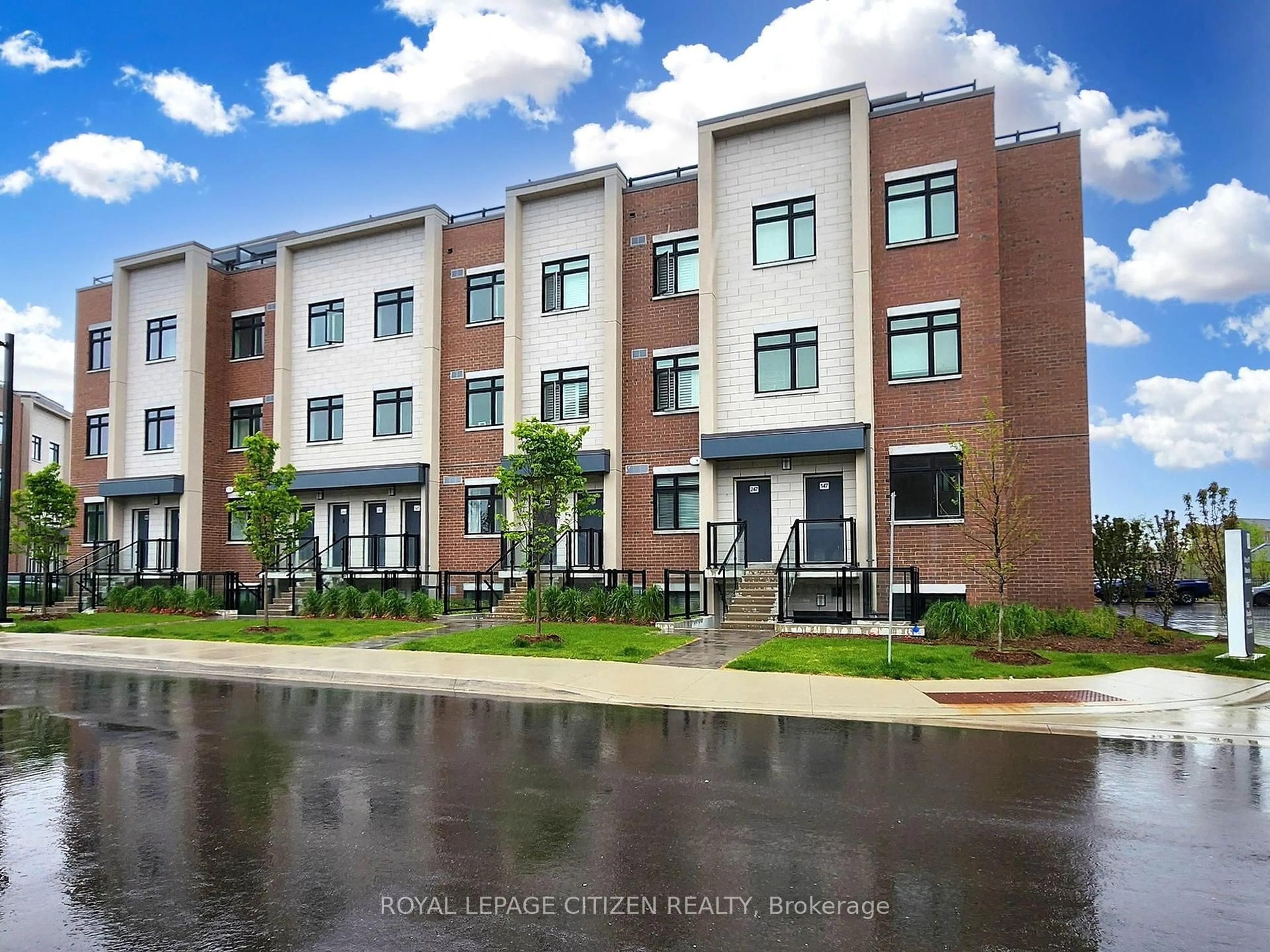 Home with brick exterior material, street for 1075 Douglas Mccurdy Comm #147, Mississauga Ontario L5G 0C6