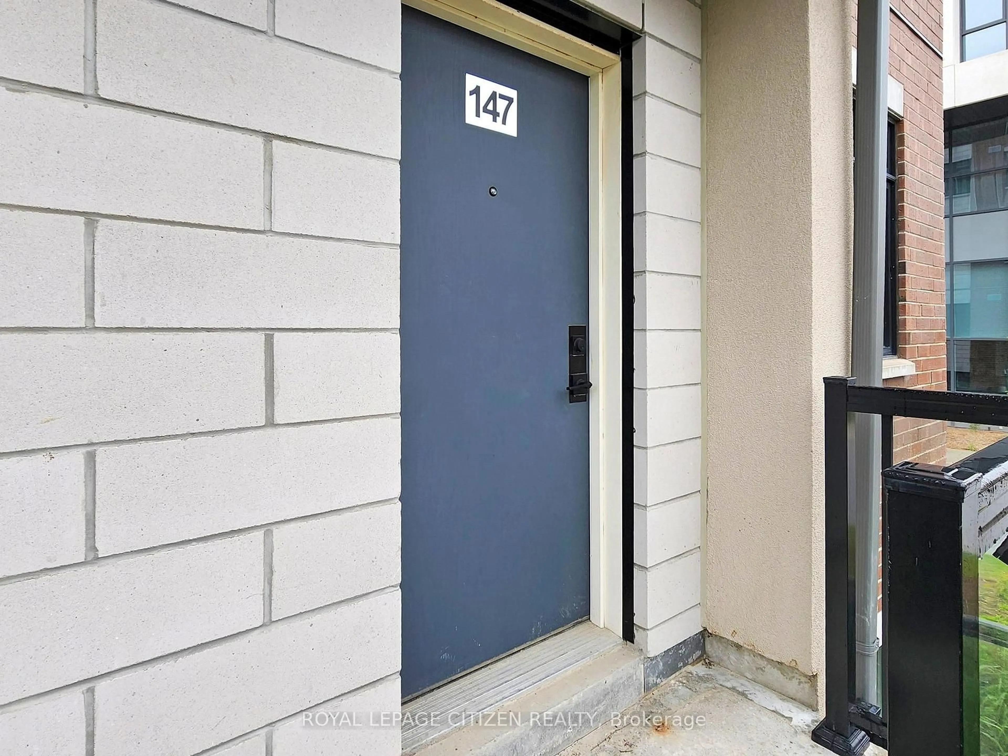 Indoor entryway for 1075 Douglas Mccurdy Comm #147, Mississauga Ontario L5G 0C6