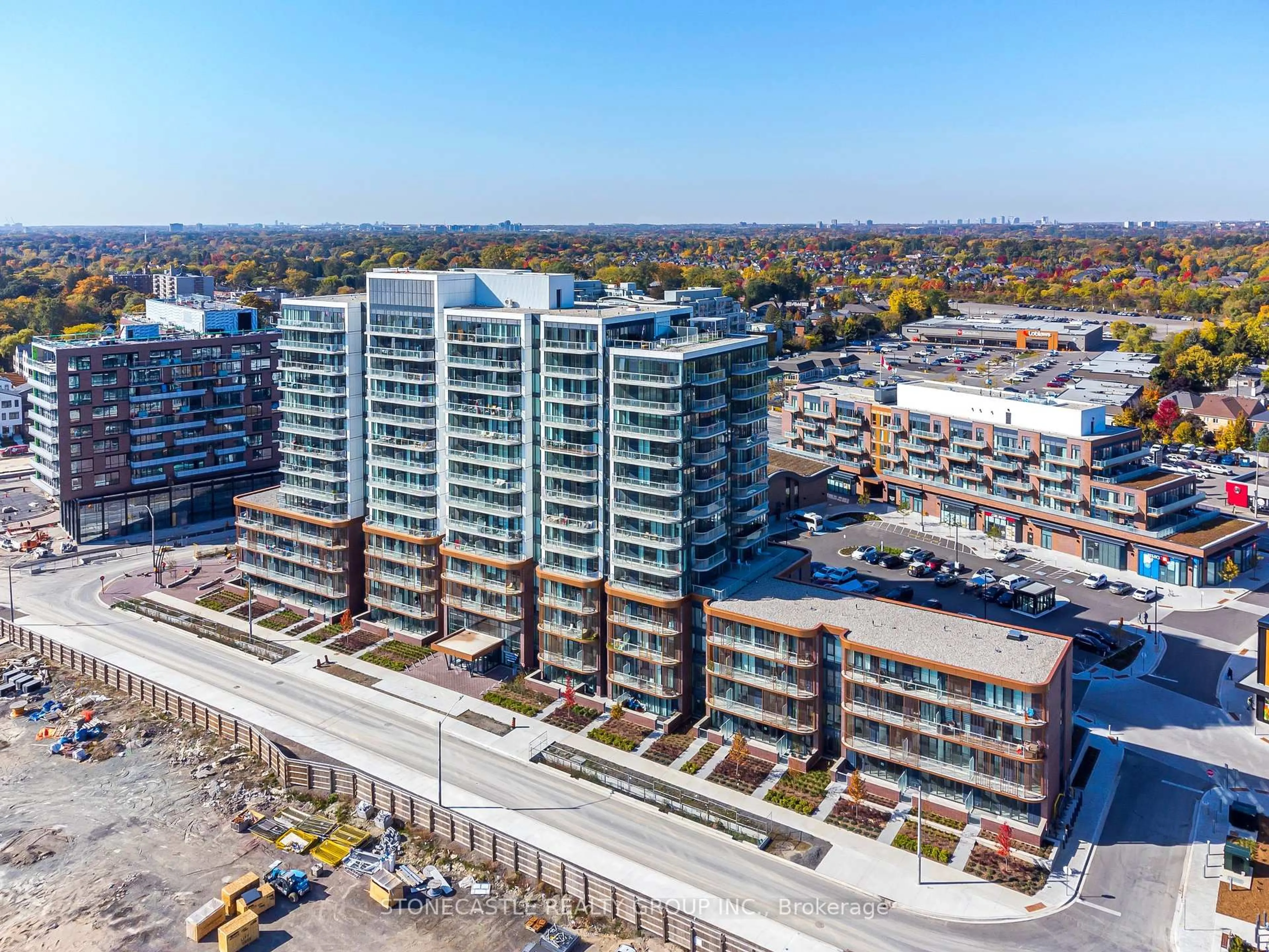 A pic from outside/outdoor area/front of a property/back of a property/a pic from drone, city buildings view from balcony for 220 Missinnihe Way #906, Mississauga Ontario L6A 5A8