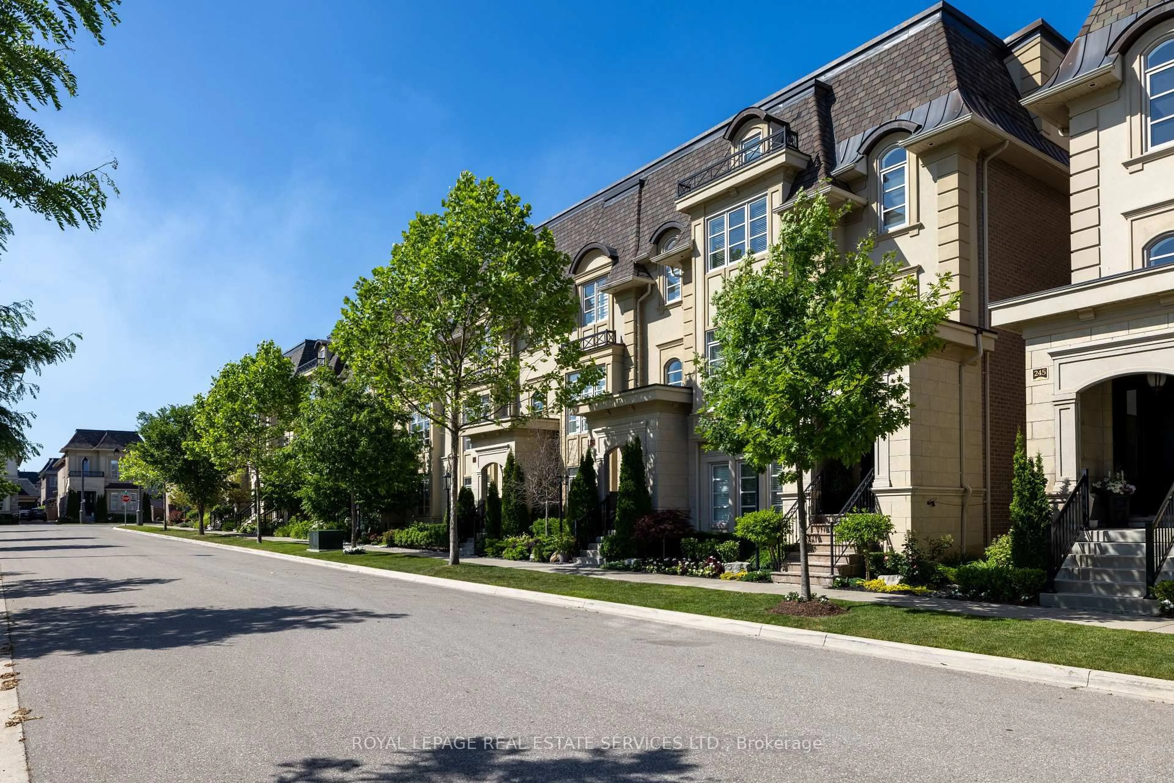 Unknown for 251 Hanover St, Oakville Ontario L6K 0H3