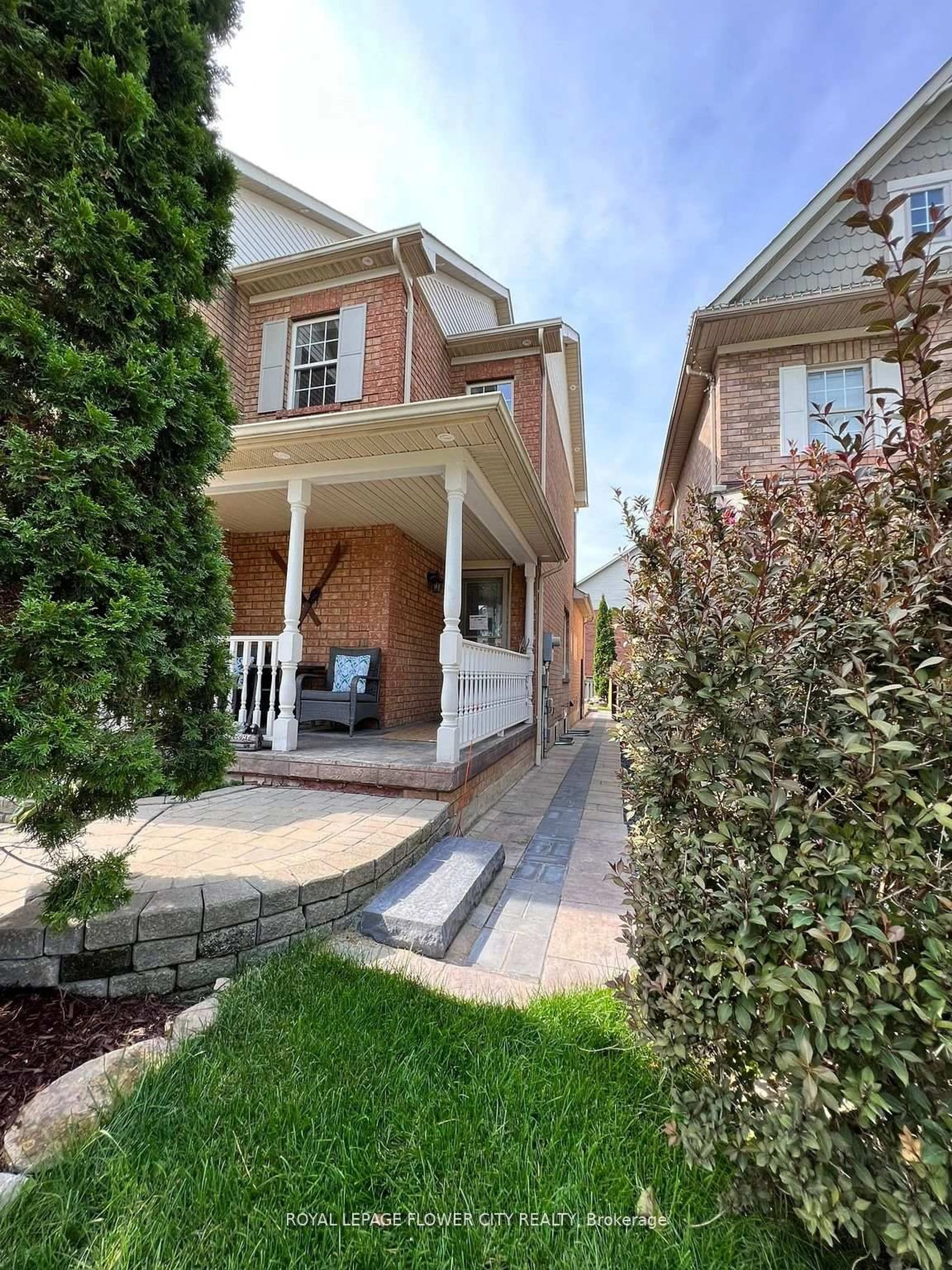 Home with brick exterior material, street for 6936 Historic Tr, Mississauga Ontario L5W 1C2