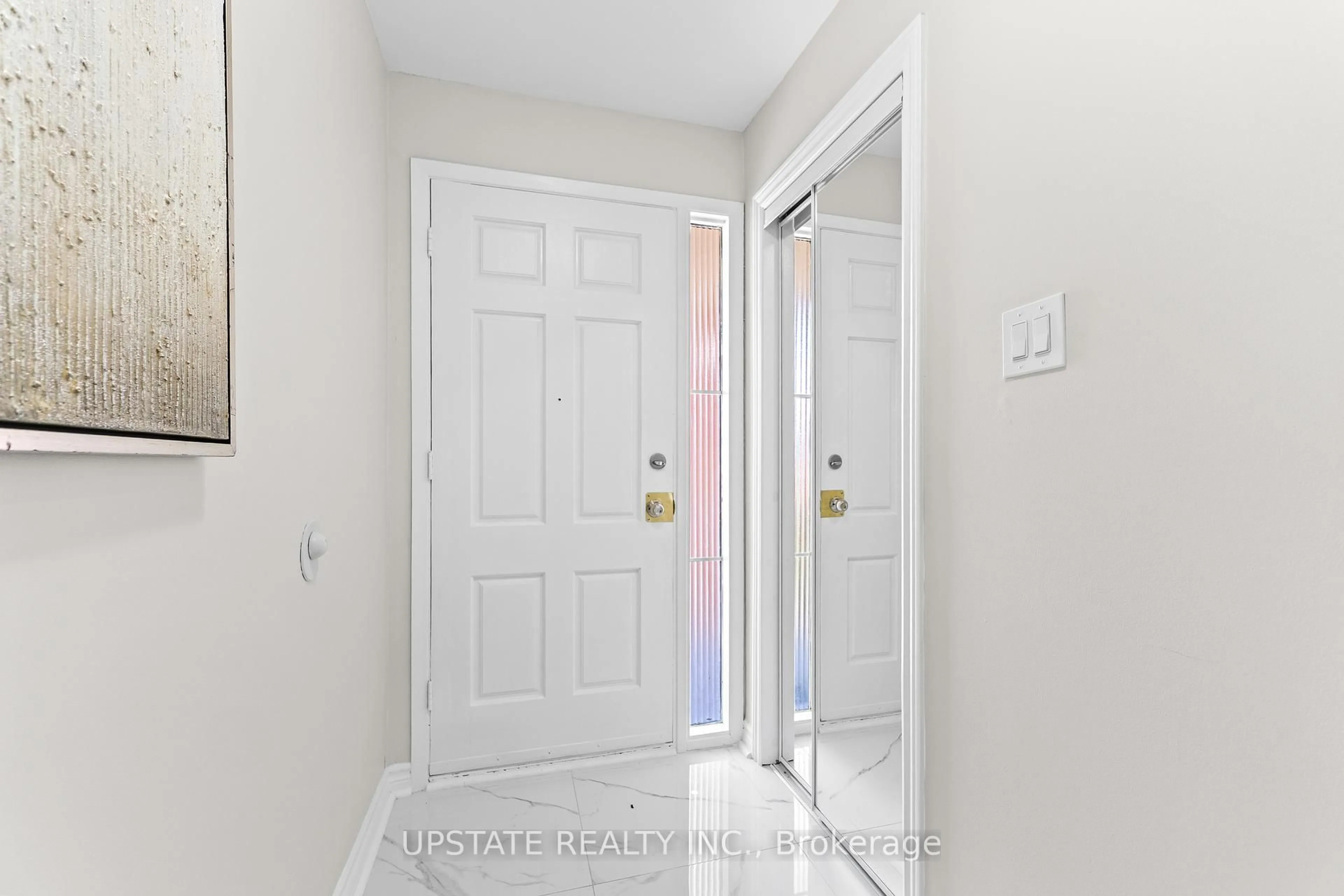 Indoor entryway for 31 Danum Rd, Brampton Ontario L6Y 3G2