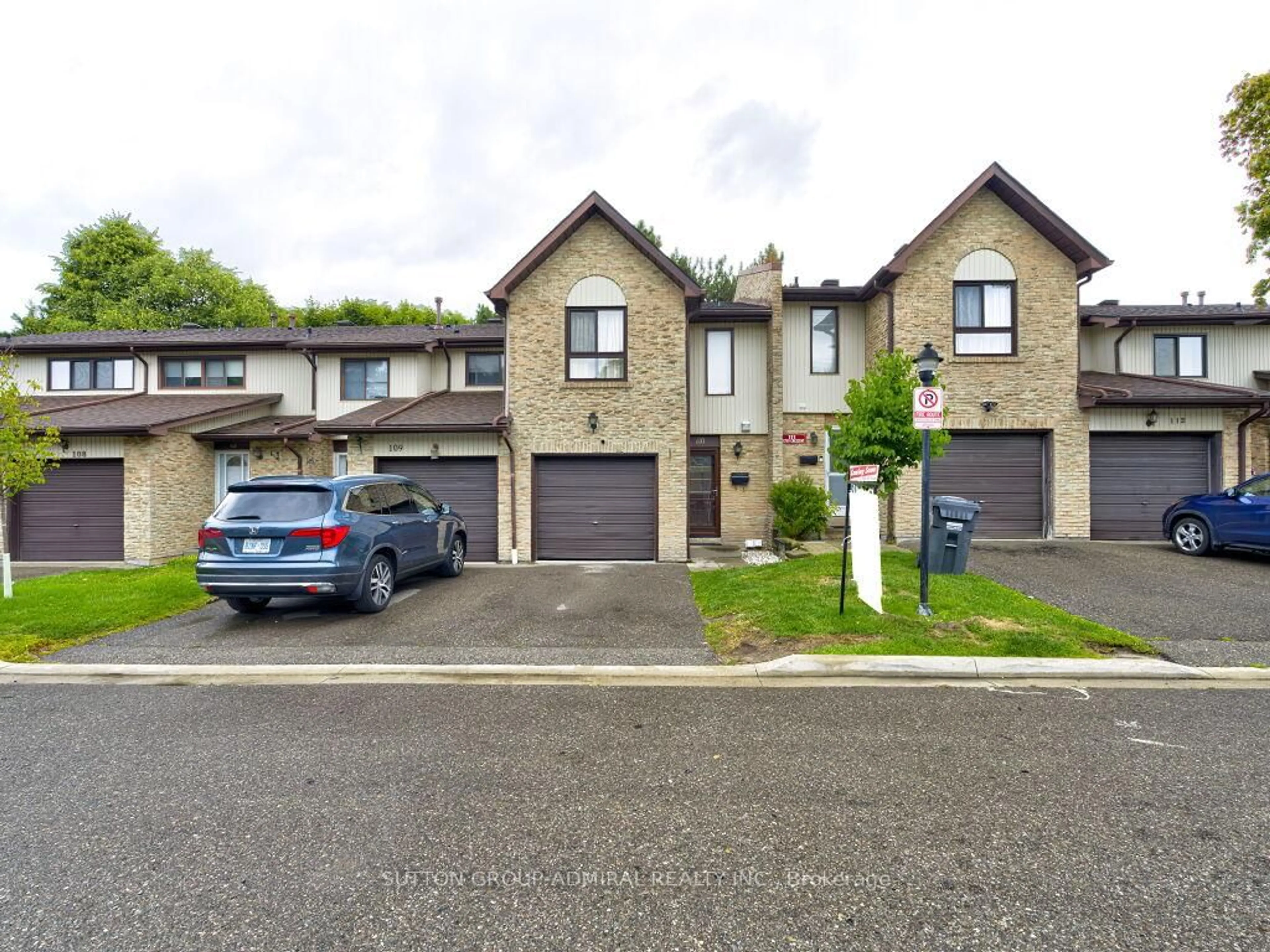 A pic from outside/outdoor area/front of a property/back of a property/a pic from drone, street for 110 Foster Cres, Brampton Ontario L6V 3M8